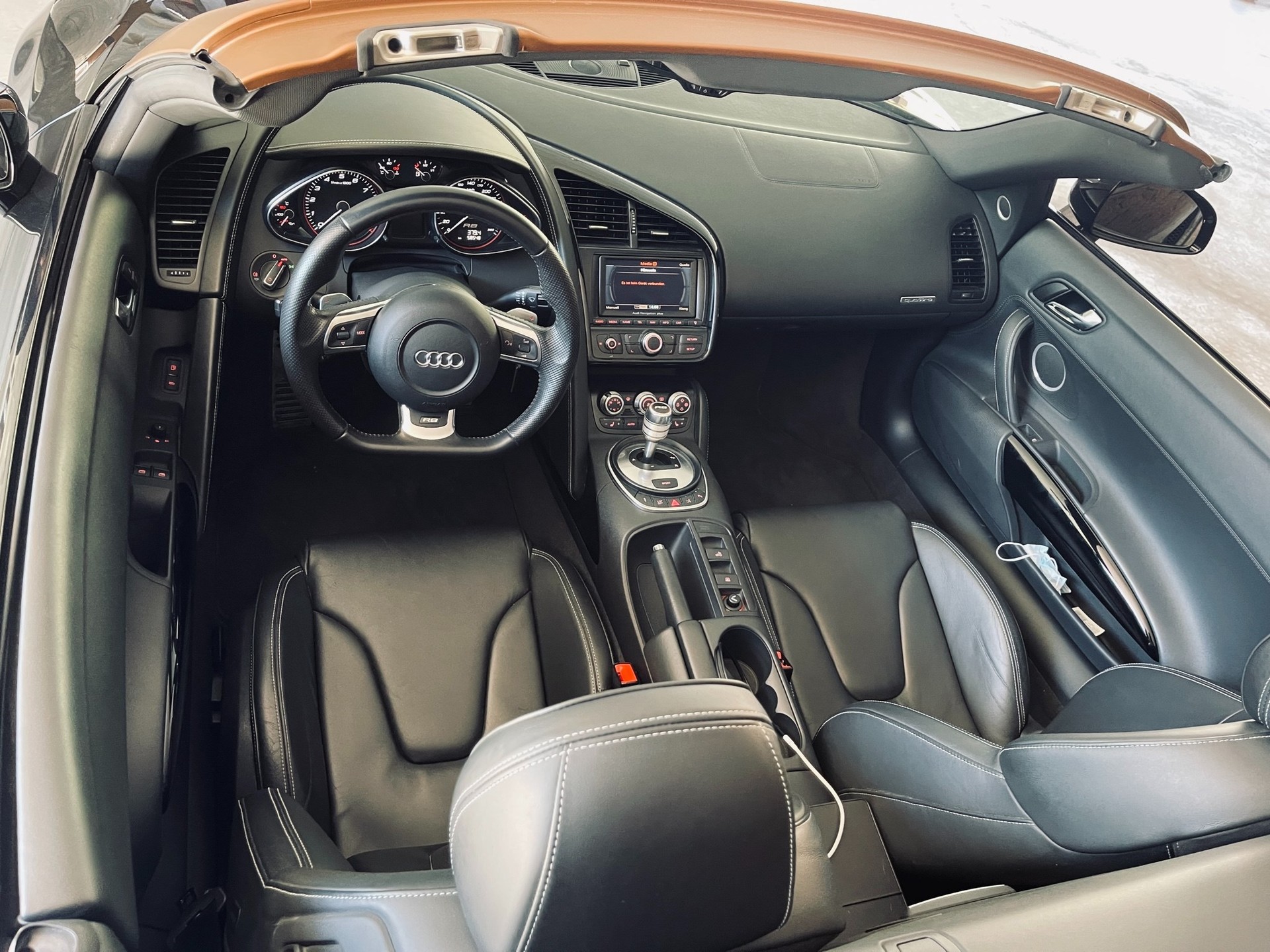 AUDI R8 Spyder 5.2 R-Tronic-image-7