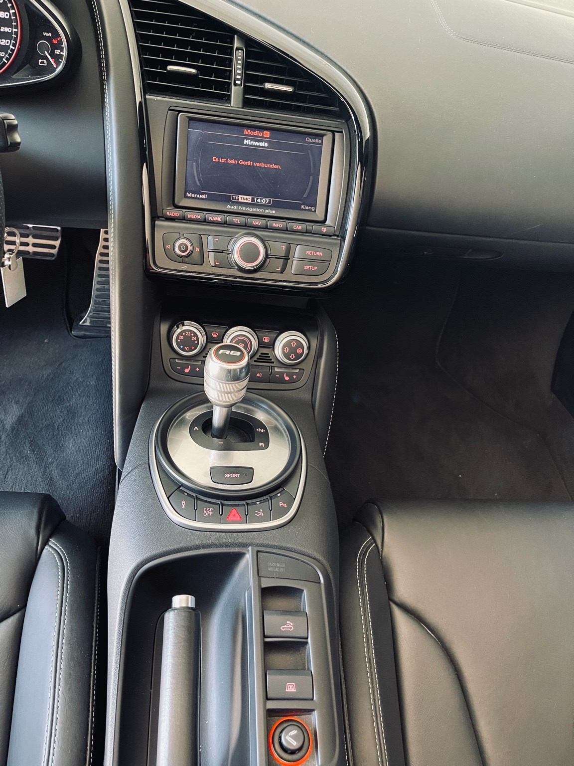 AUDI R8 Spyder 5.2 R-Tronic-image-8