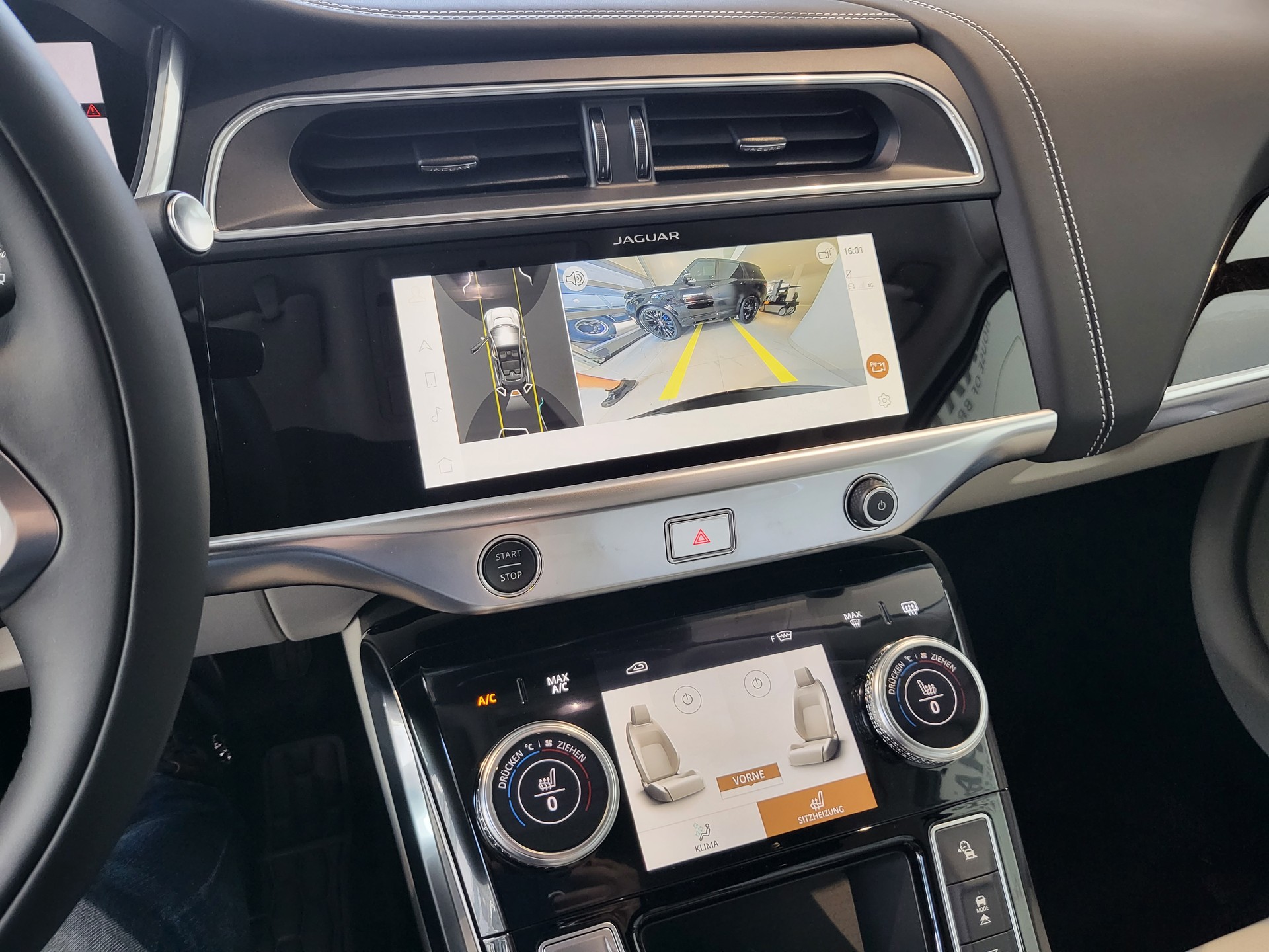 JAGUAR I-Pace EV400 HSE AWD-image-8