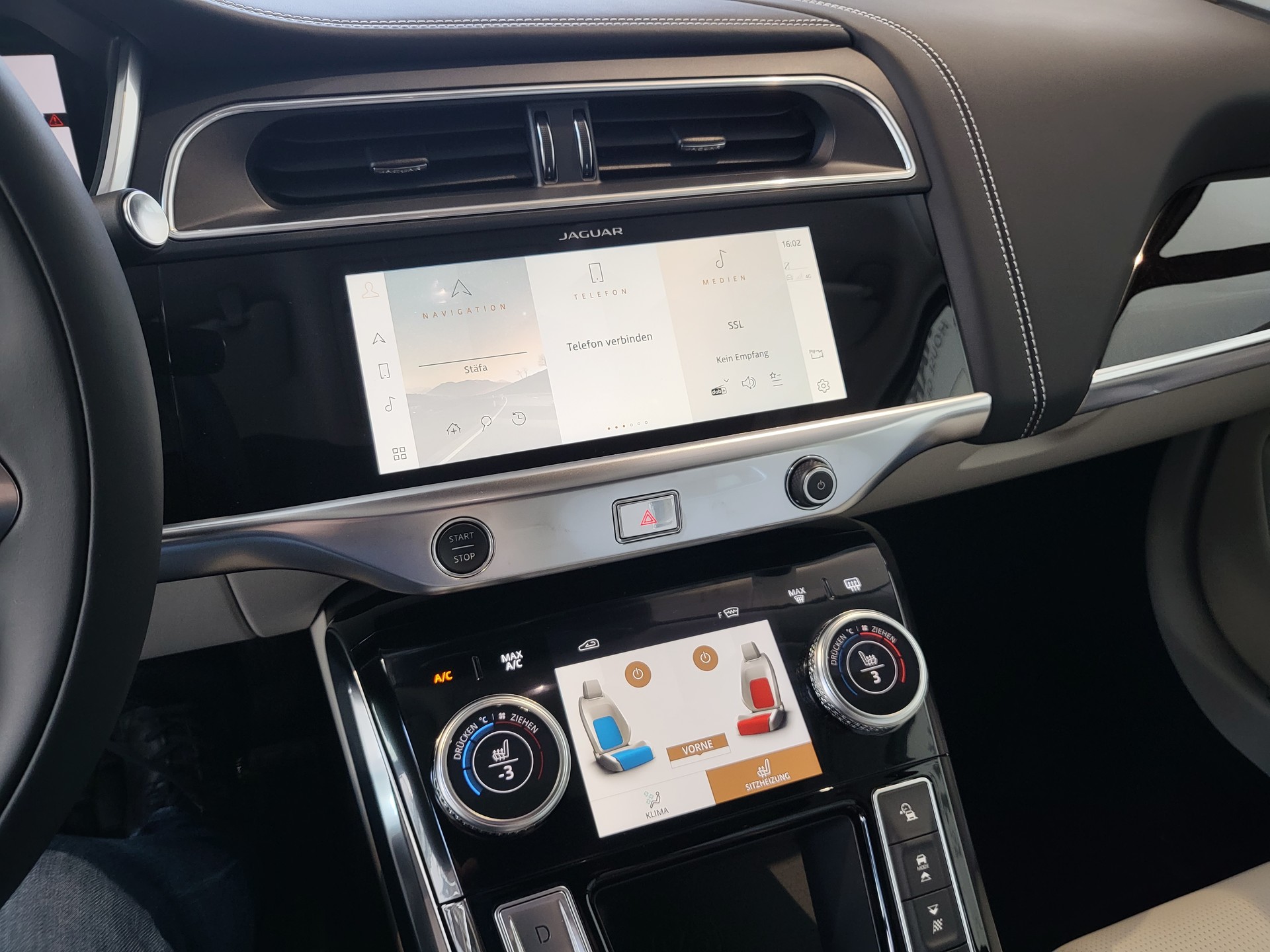 JAGUAR I-Pace EV400 HSE AWD-image-9