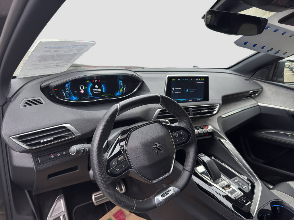 PEUGEOT 3008 1.6 Plug-in Hybrid4 GT-image-9