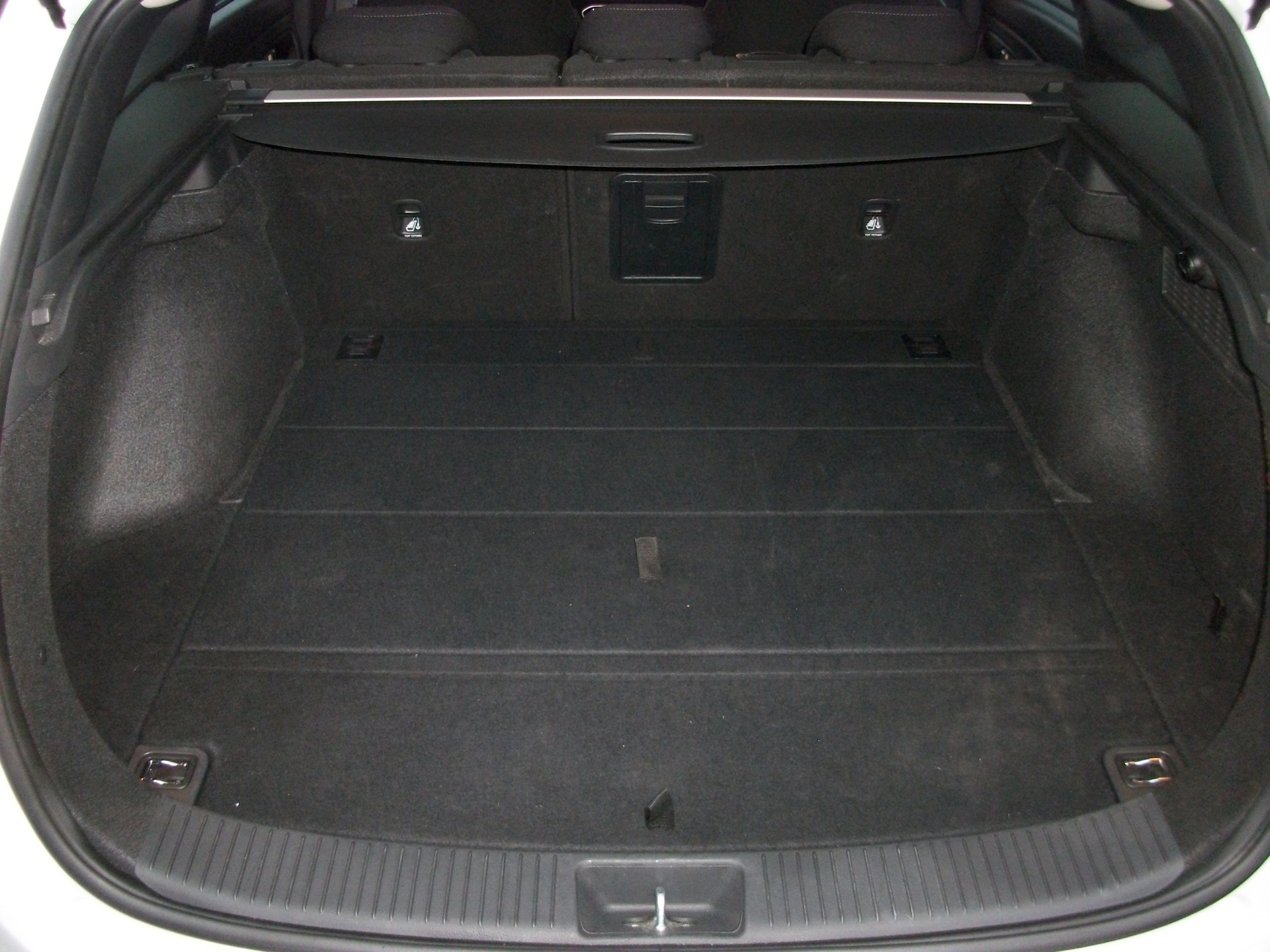 HYUNDAI i30 Wagon 1.5 T-GDi Amplia 48V MH DCT-image-9