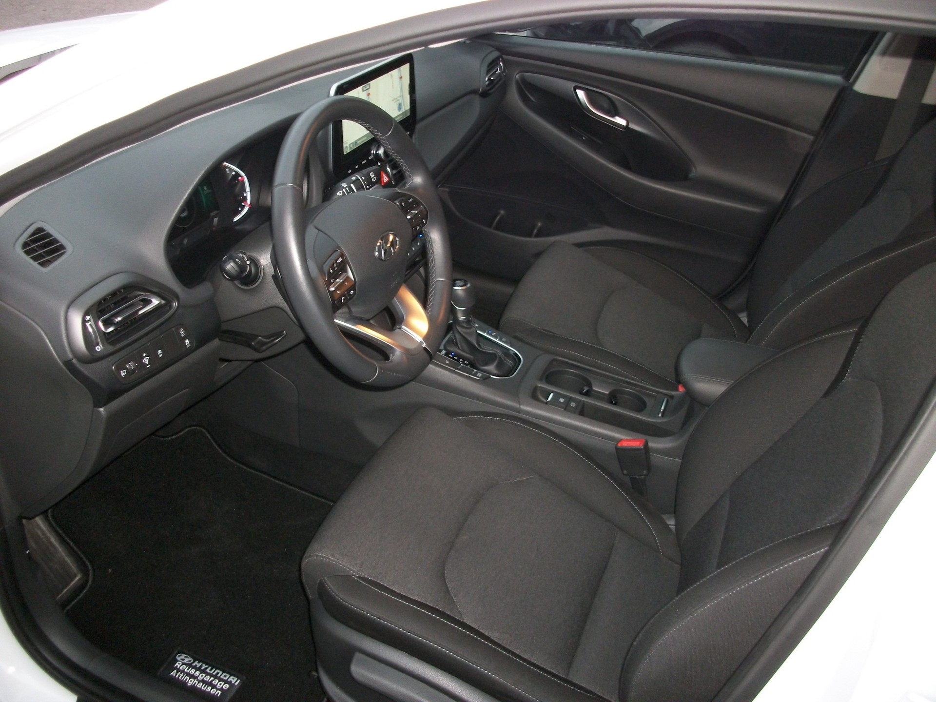 HYUNDAI i30 Wagon 1.5 T-GDi Amplia 48V MH DCT-image-5