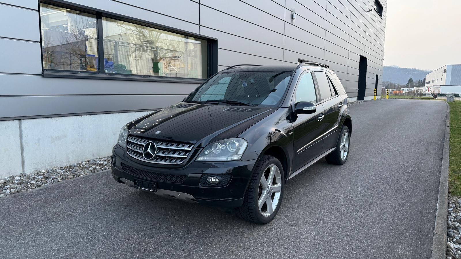 MERCEDES-BENZ ML 320 CDI 4Matic Edition7G-Tronic *AHK*