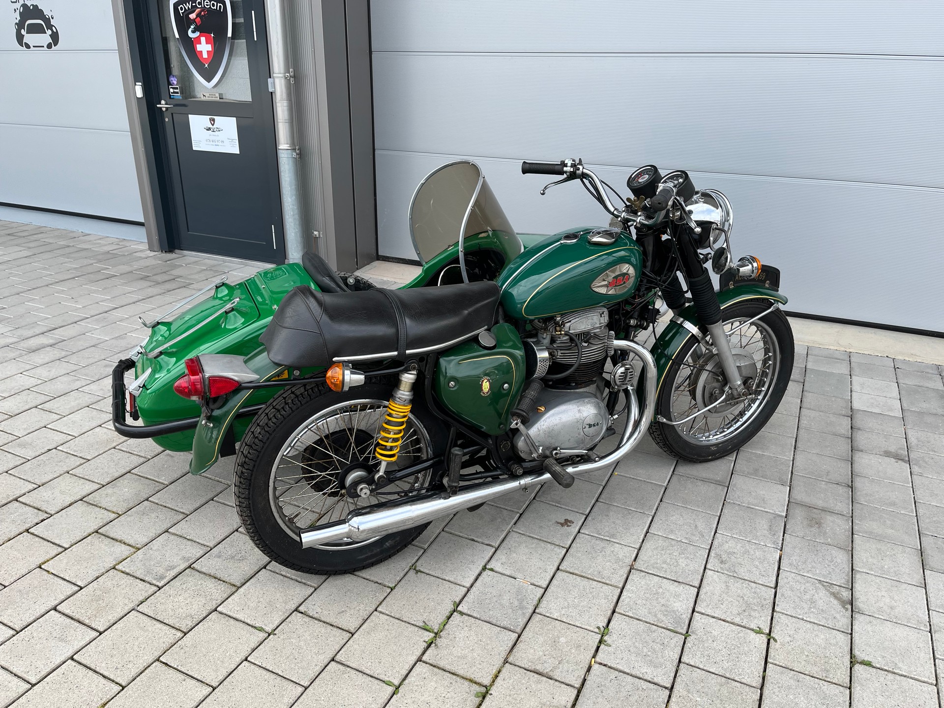 BSA A65 Lightning-image-1