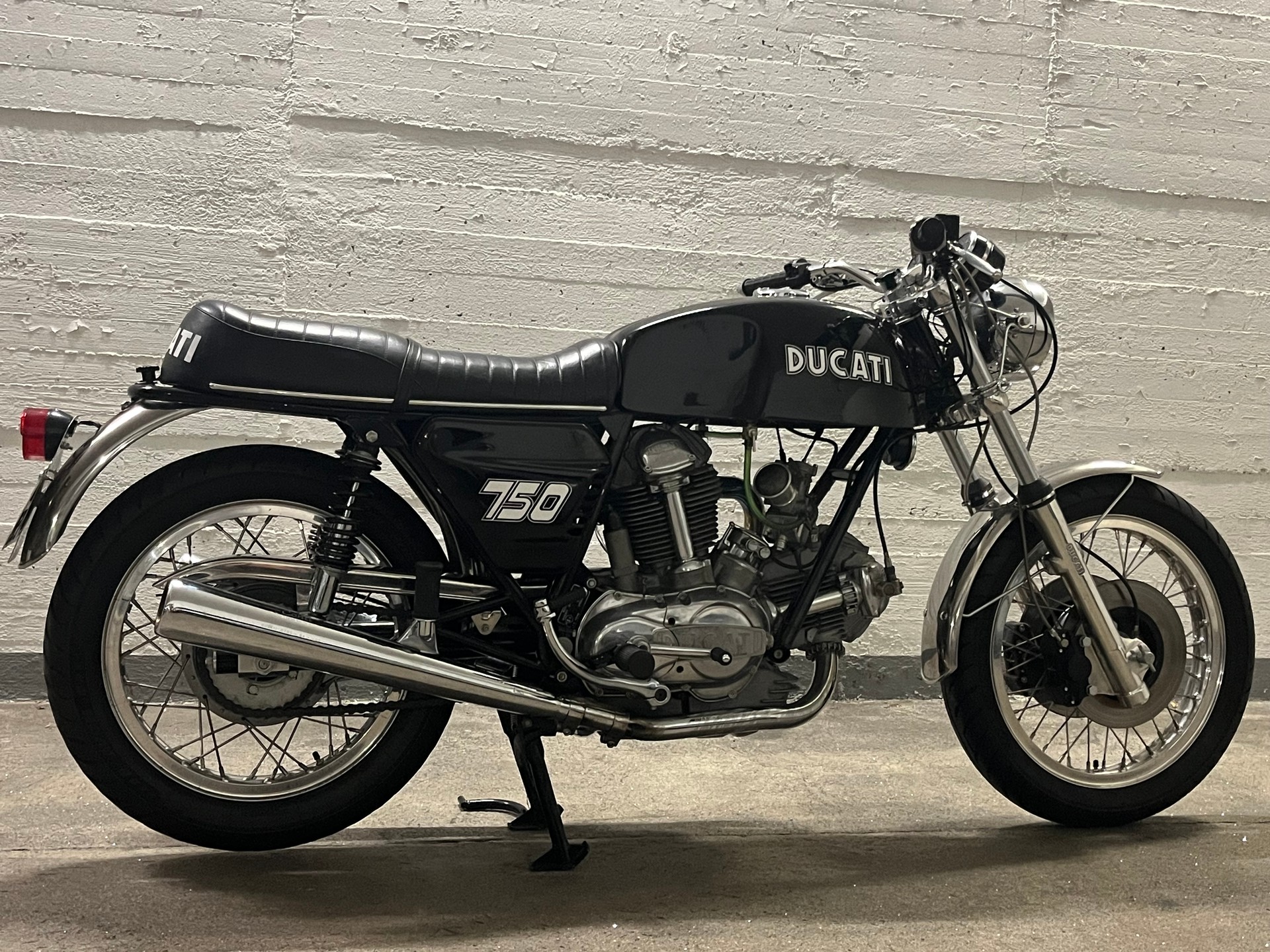 DUCATI GT 750 S-image-0