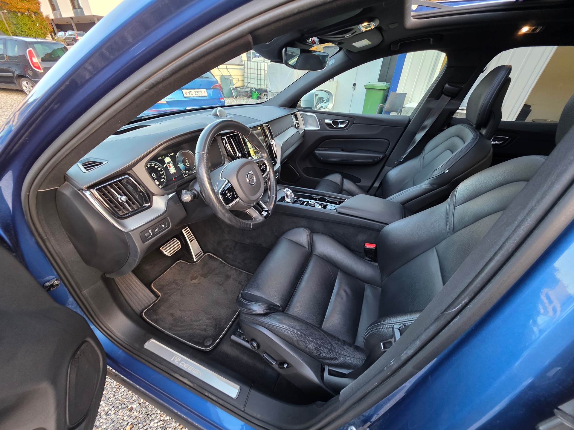 VOLVO XC60 T8 eAWD R-Design Geartronic-image-7