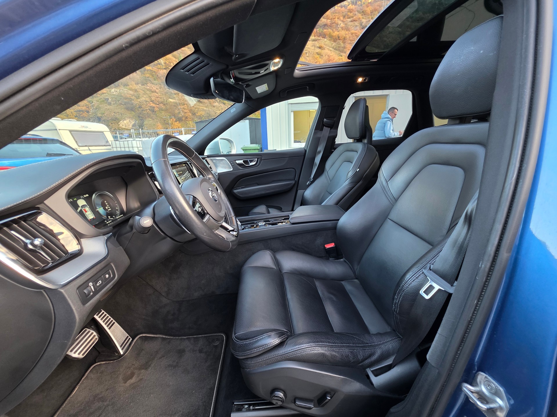 VOLVO XC60 T8 eAWD R-Design Geartronic-image-8