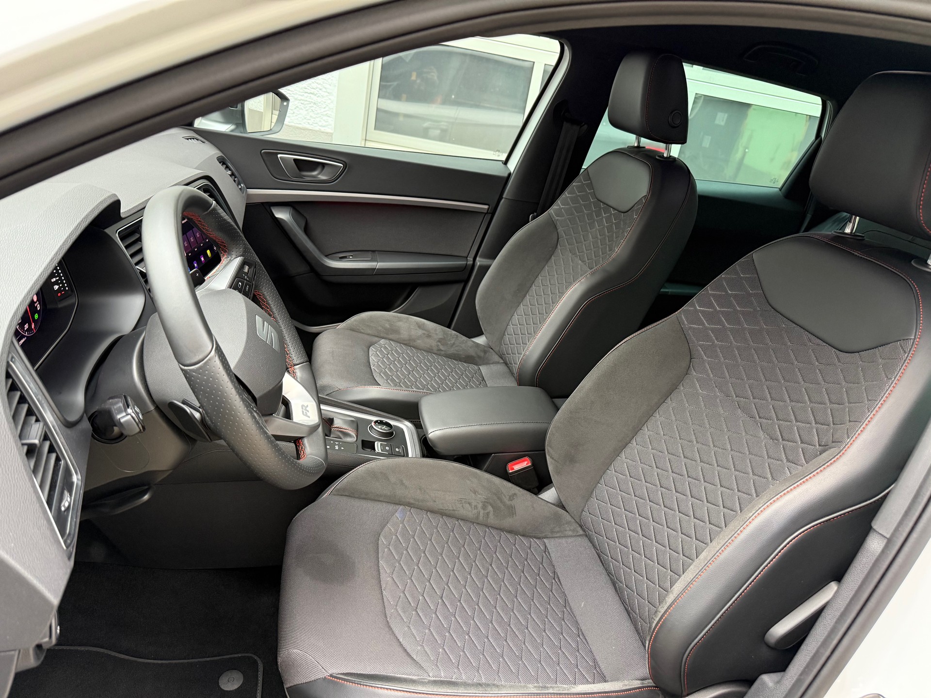 SEAT Ateca 1.5 TSI EVO DSG FR-image-14