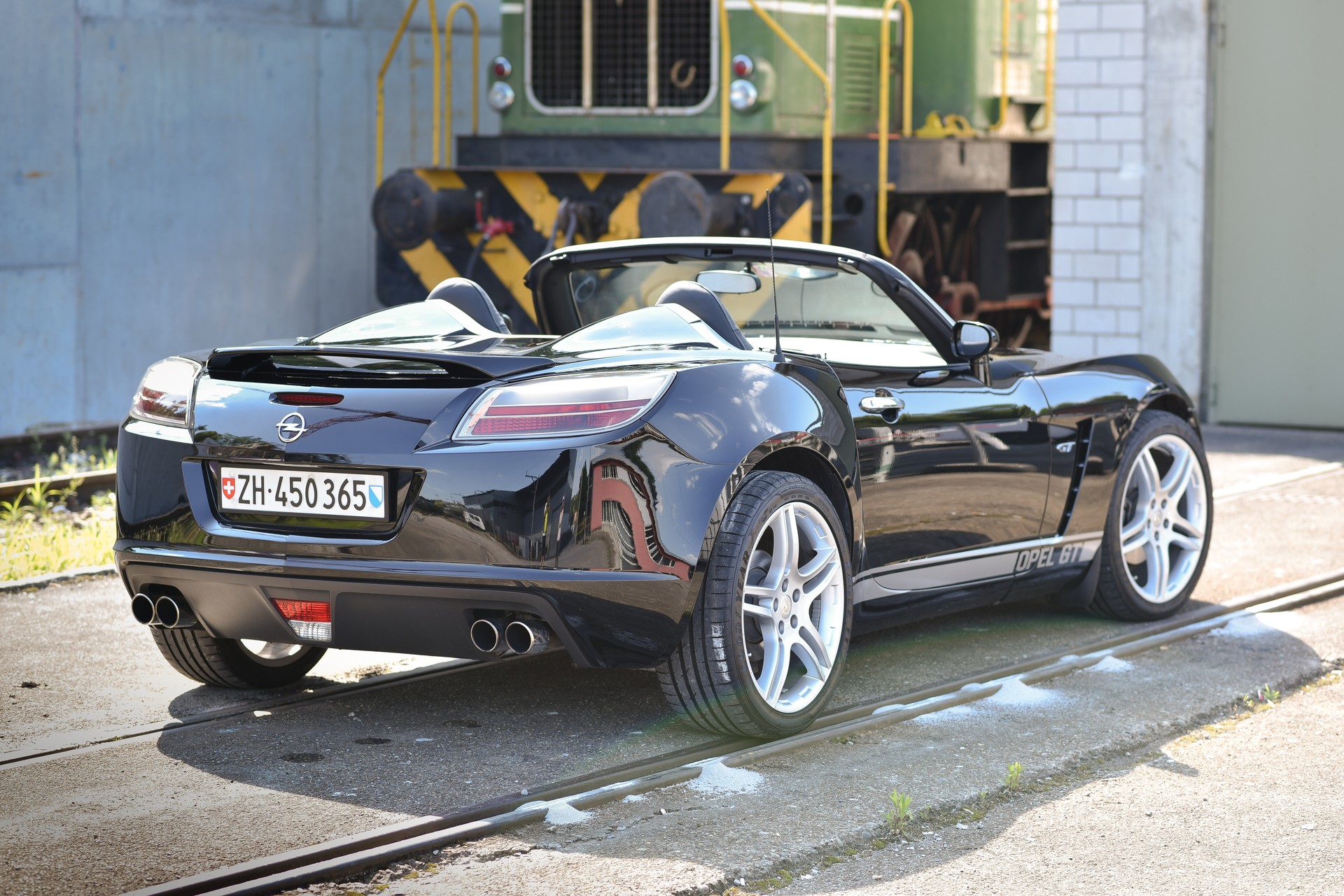 OPEL GT 2.0 Turbo-image-7