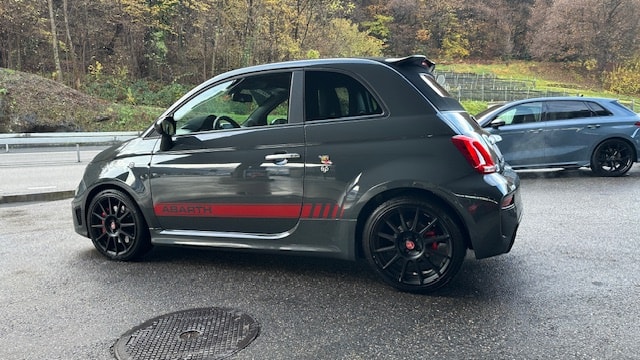 FIAT 695C 1.4 16V Turbo Abarth XSR Yamaha Dualogic-image-12