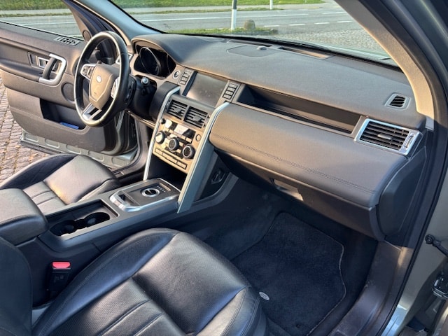 LAND ROVER DISCOVERY SPORT-image-9