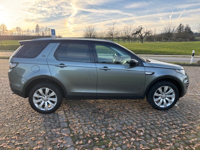LAND ROVER DISCOVERY SPORT-image-4