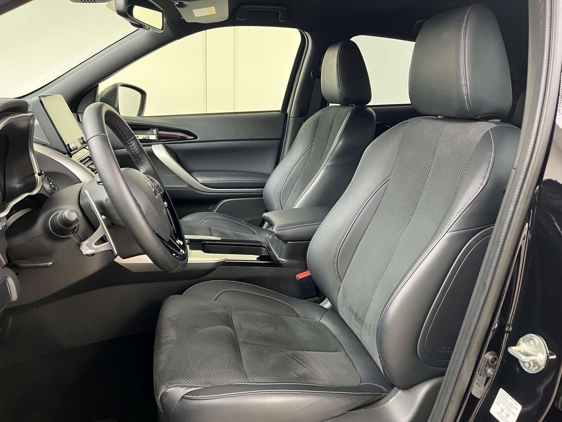 MITSUBISHI Eclipse Cross 2.4 PHEV Intense 4x4 / ab 3,99% Leasing bei Abschluss einer Protect Autoversicherung-image-6