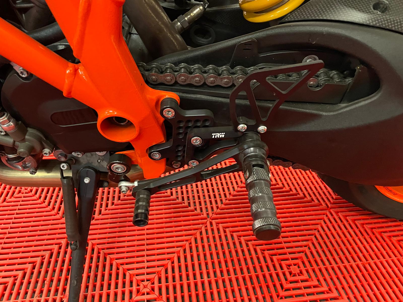 KTM 1290 Super Duke R-image-7