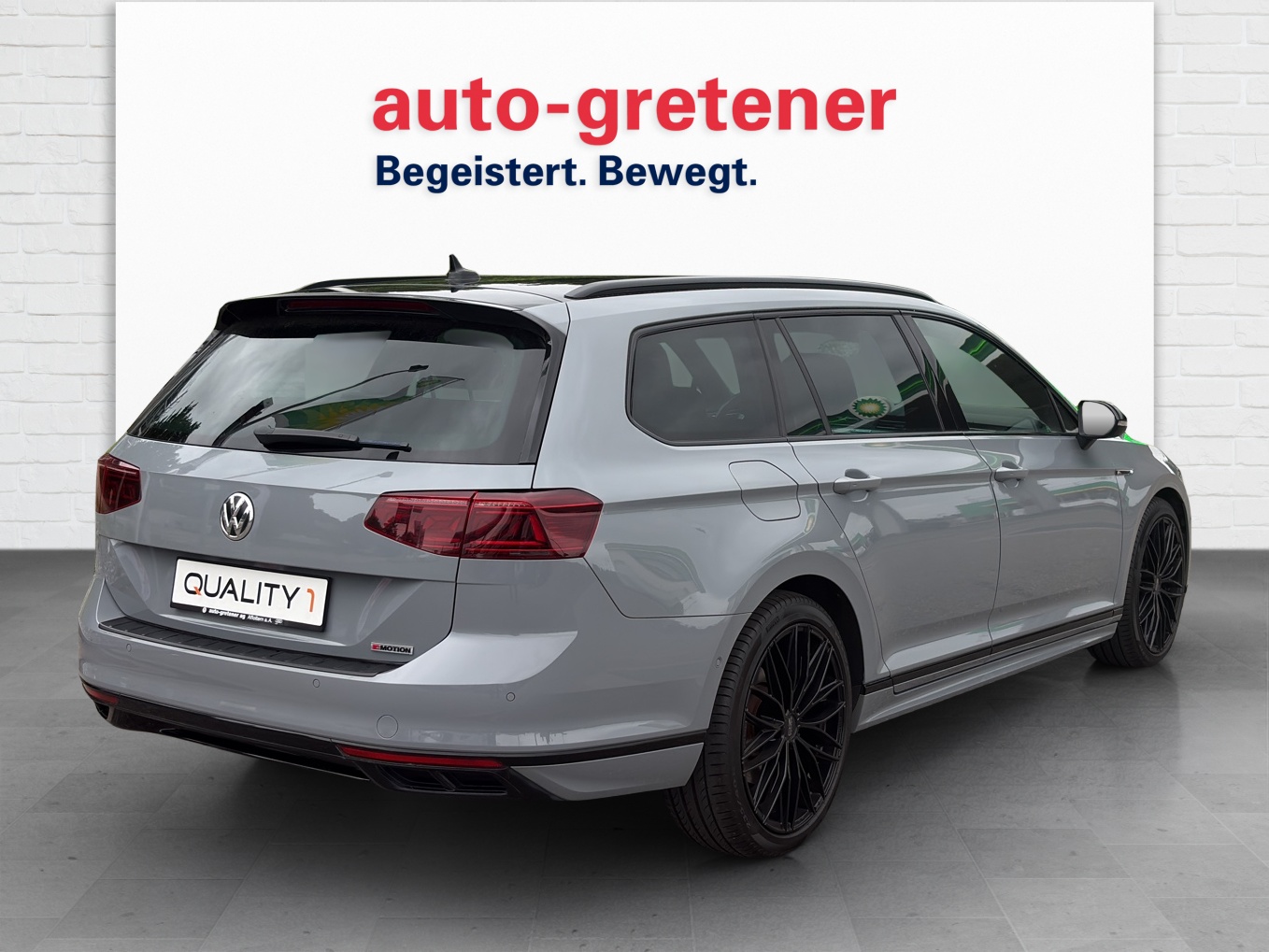 VW Passat Variant 2.0 TSI R-Line Design DSG 4m-showroom-element-2