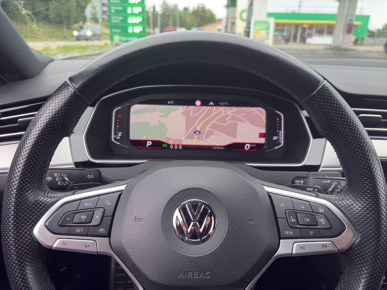 VW Passat Variant 2.0 TSI R-Line Design DSG 4m-image-12