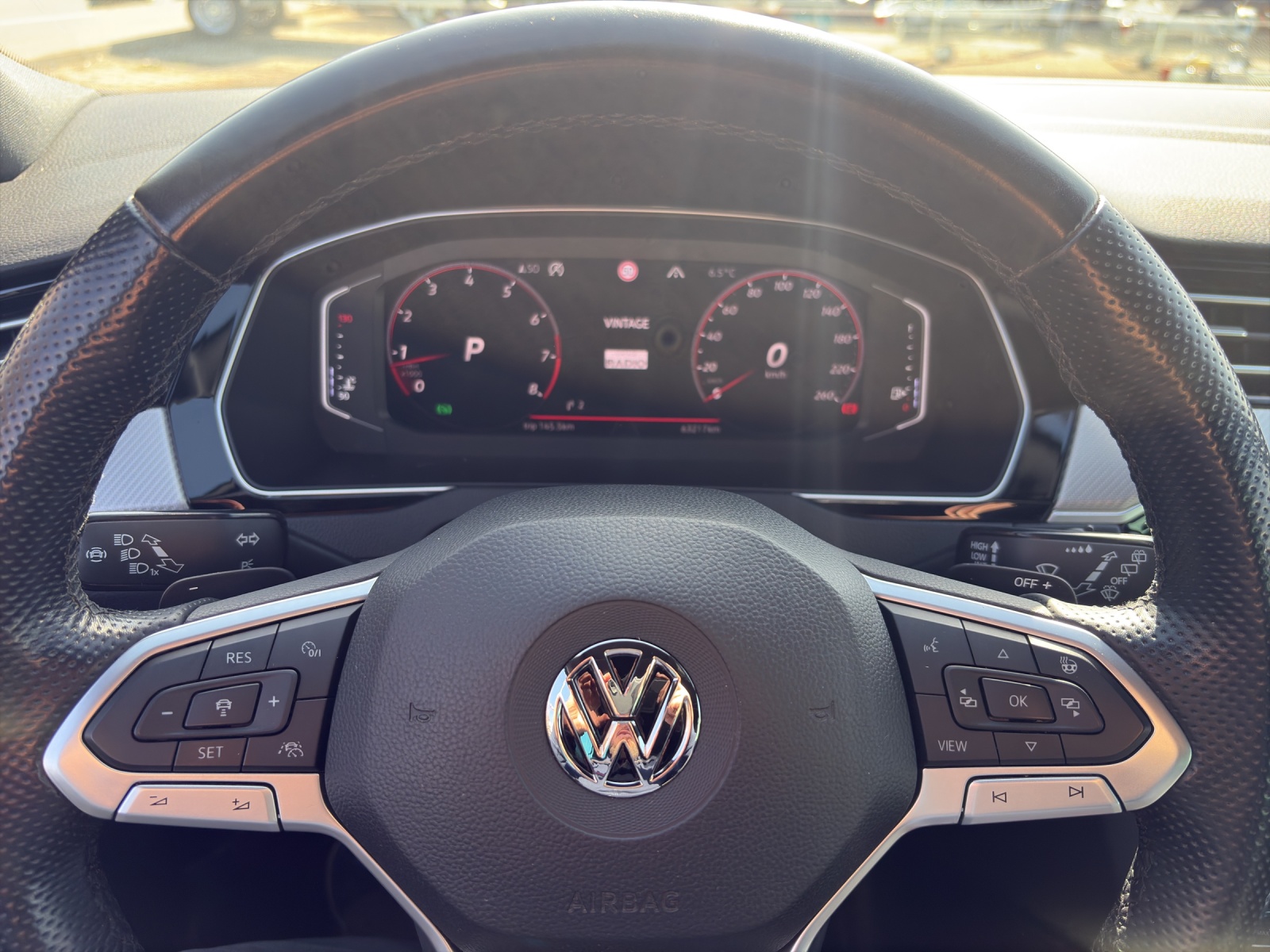 VW Passat Variant 2.0 TSI R-Line Design DSG 4m-image-12