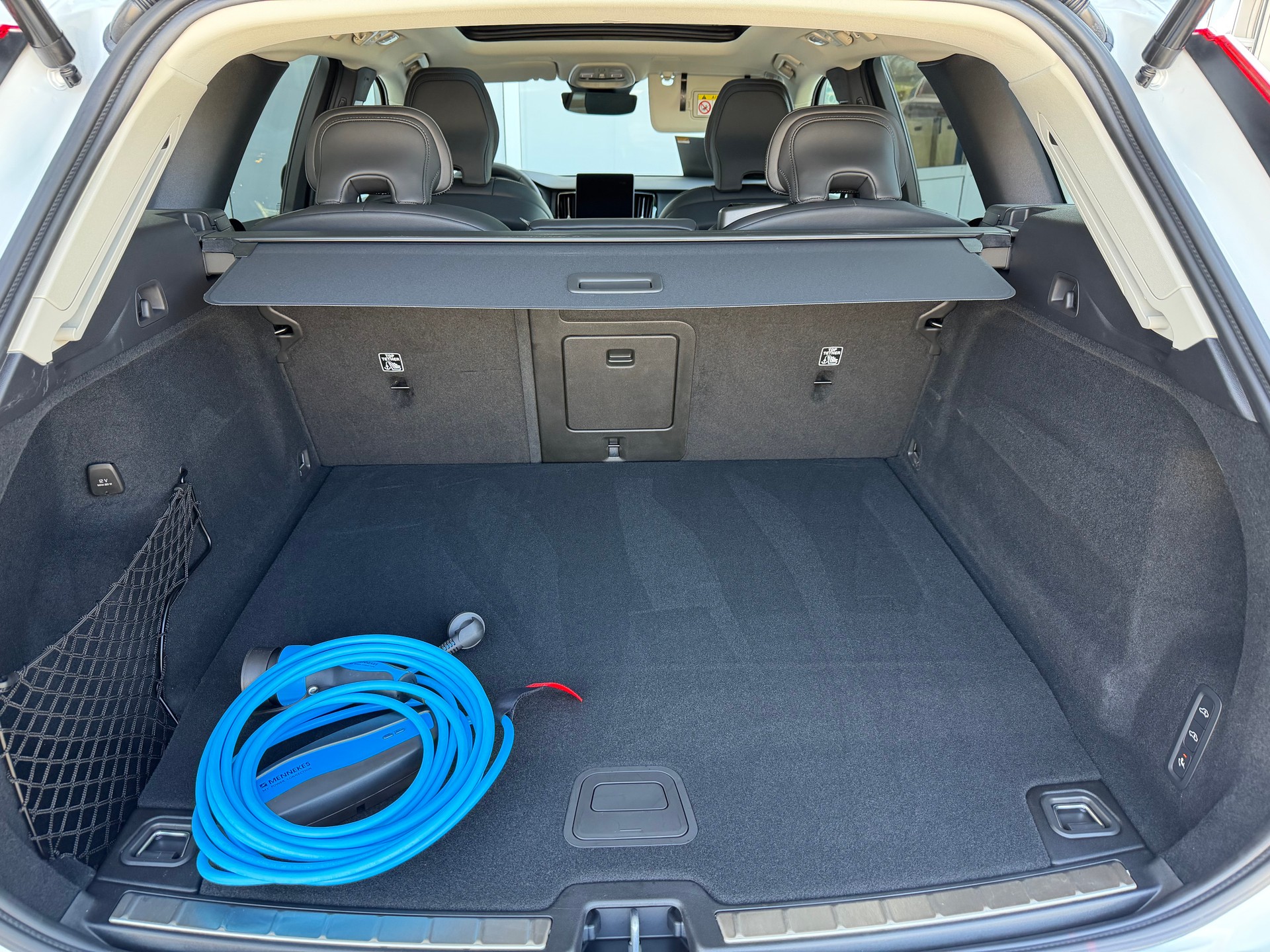 VOLVO XC60 T8 eAWD PluginHybrid Ultra Dark Geartronic-image-23
