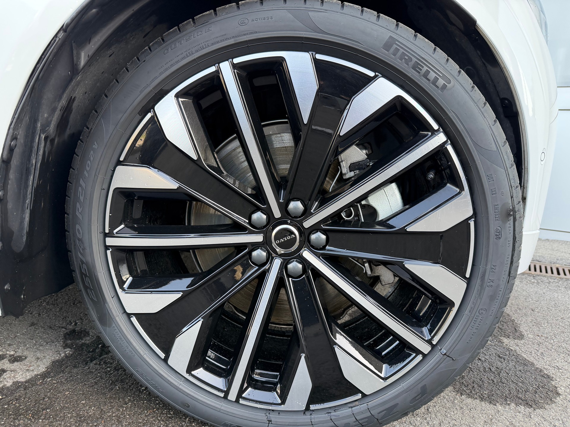 VOLVO XC60 T8 eAWD PluginHybrid Ultra Dark Geartronic-image-9