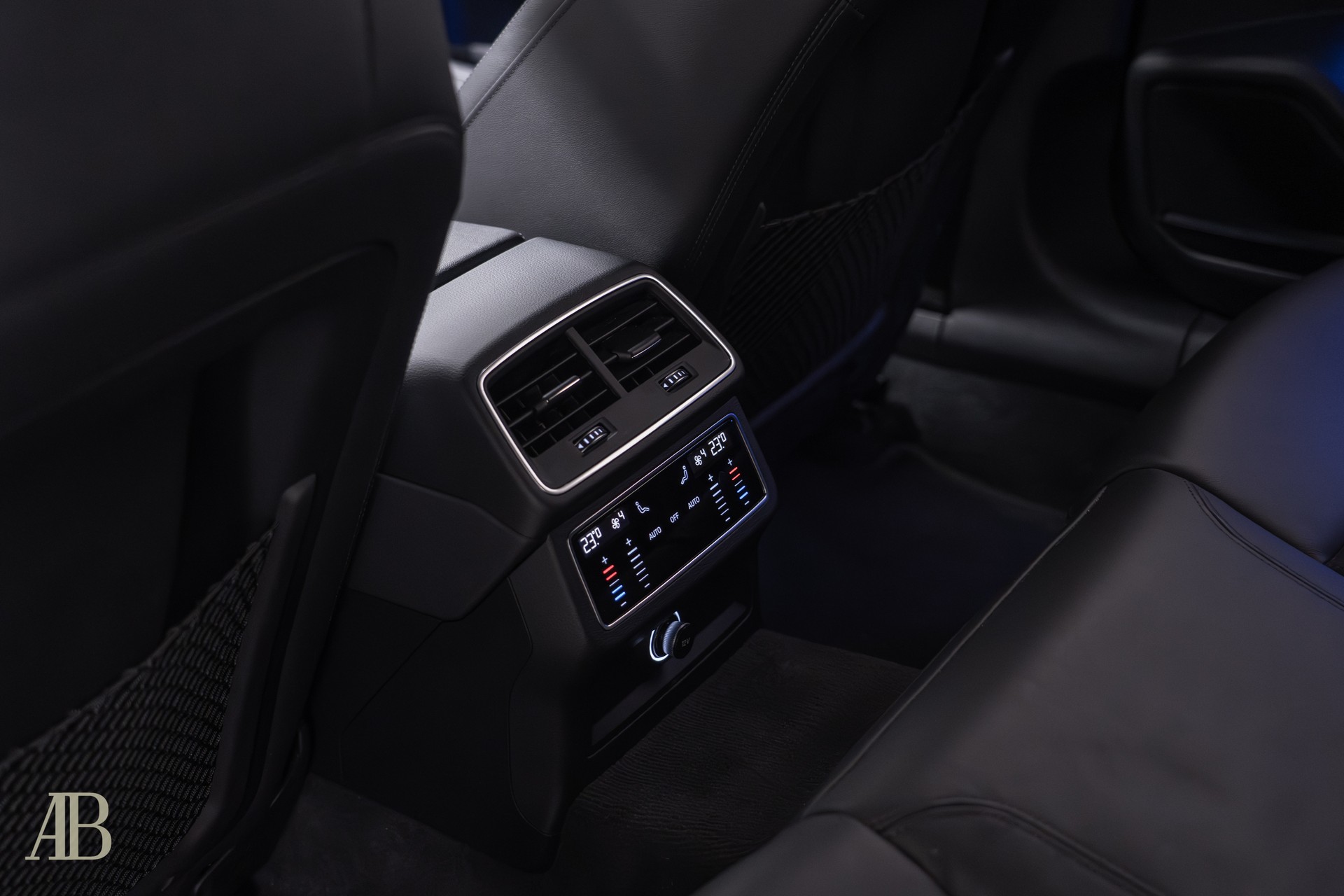AUDI RS6 Avant 4.0 V8 TFSI quattro T-Tronic - Ab Service-image-14