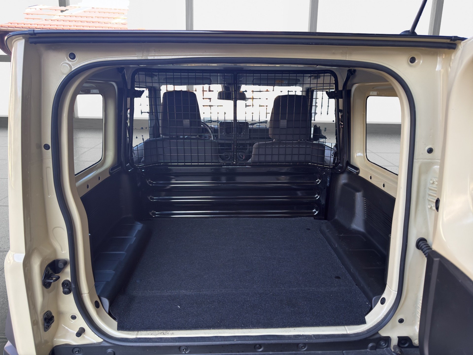 SUZUKI Jimny 1.5 Compact+ 4x4-image-9
