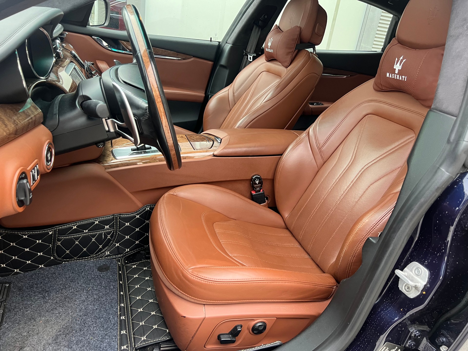 MASERATI Quattroporte 3.8 V8 DI Biturbo GTS Automatica-image-12
