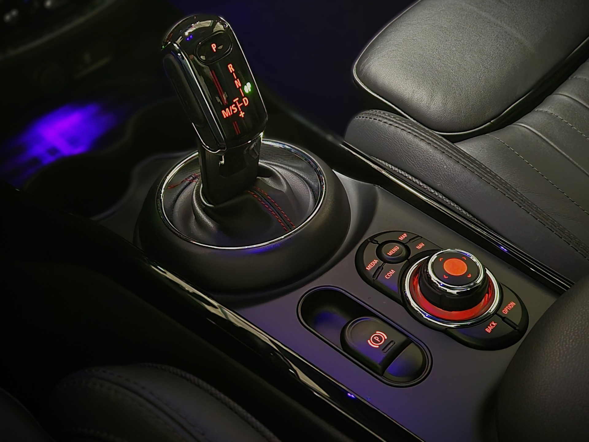 MINI Clubman Cooper S ALL4 Steptronic-image-13