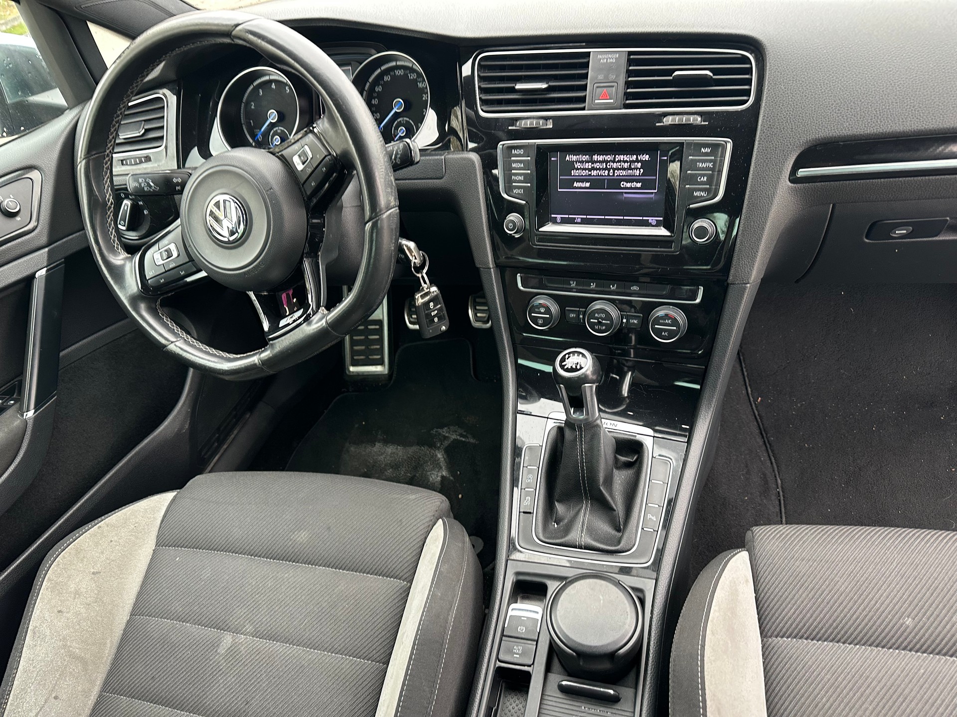 VW Golf 2.0 TSI R 4Motion-image-5