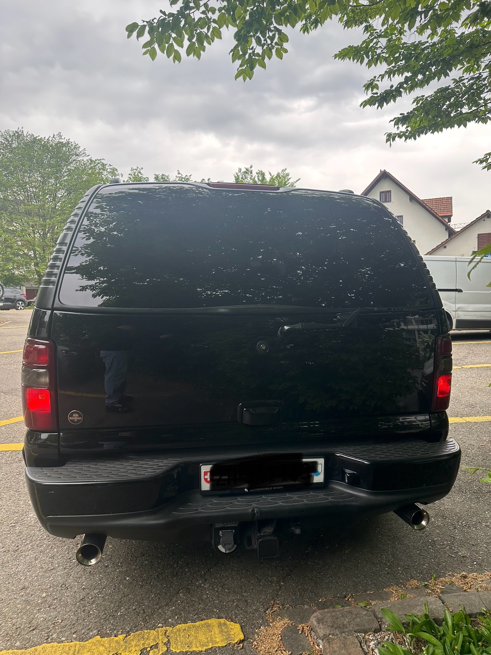 GMC Denali-image-2