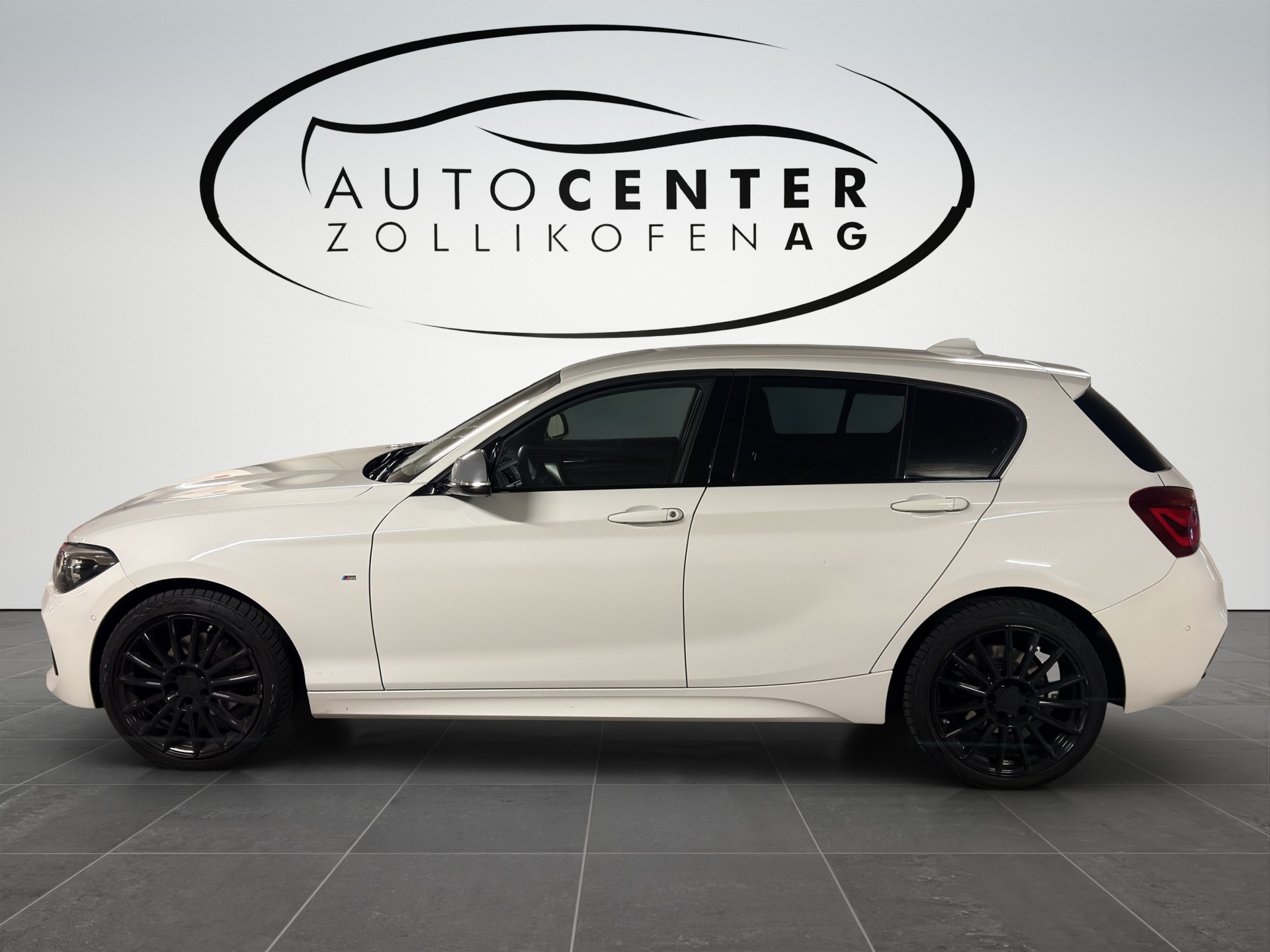 BMW 120d xDrive Edition M Sport Steptronic-showroom-element-3