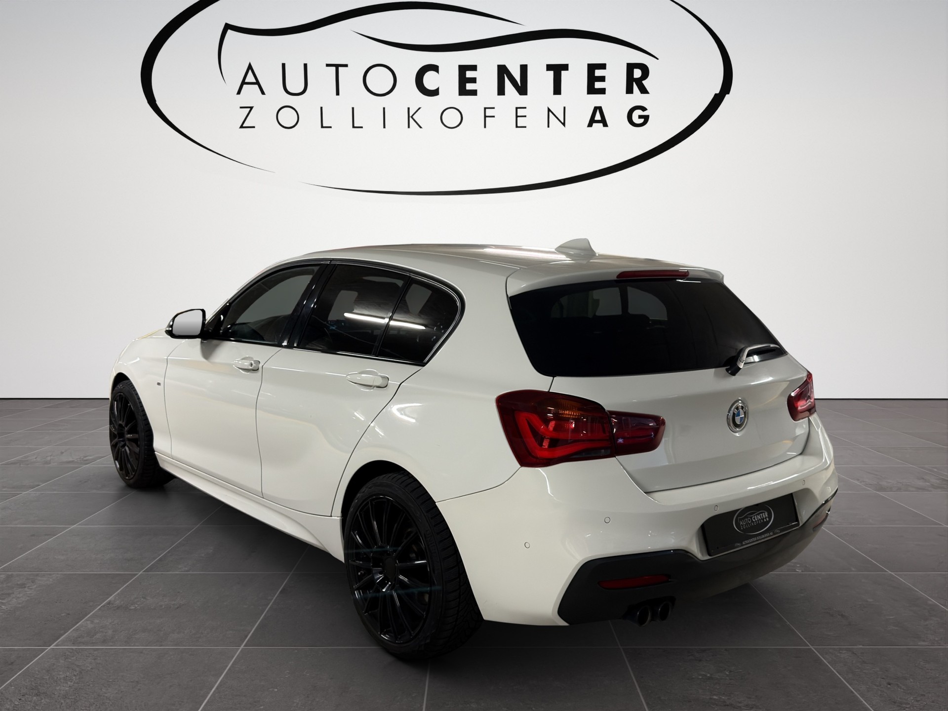BMW 120d xDrive Edition M Sport Steptronic-image-6