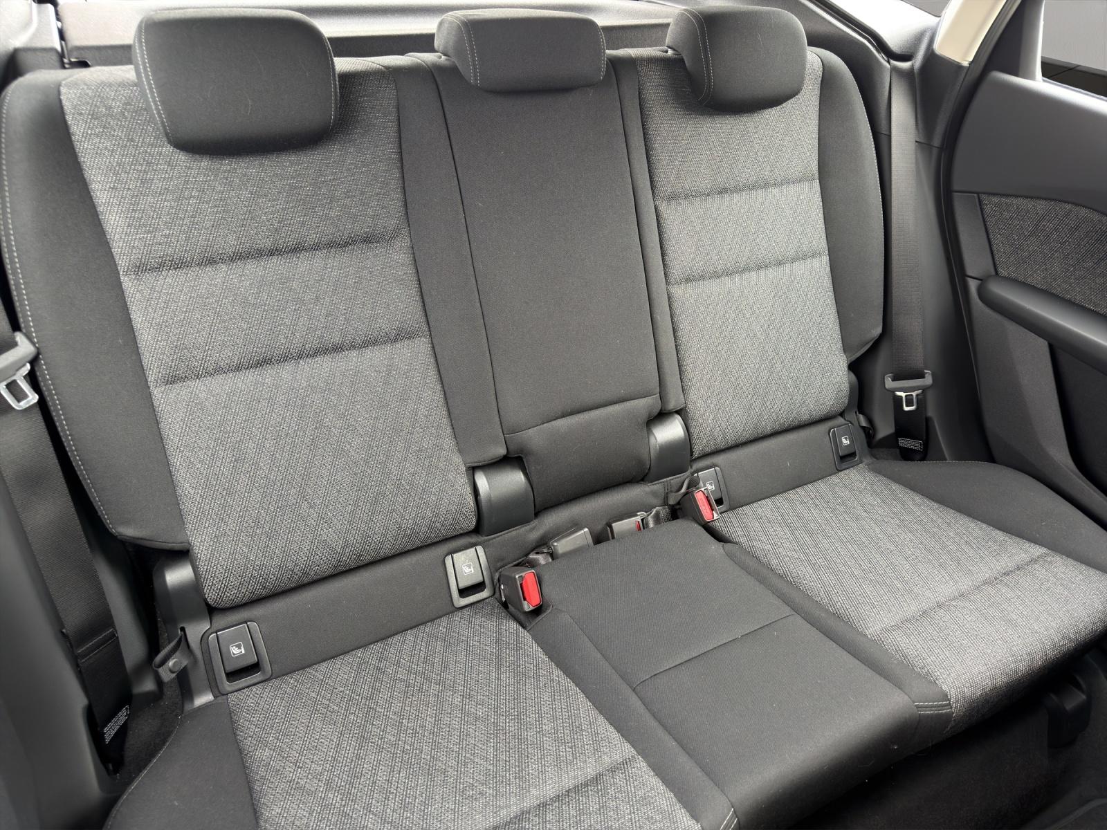 BMW 220i Active Tourer DKG-image-19