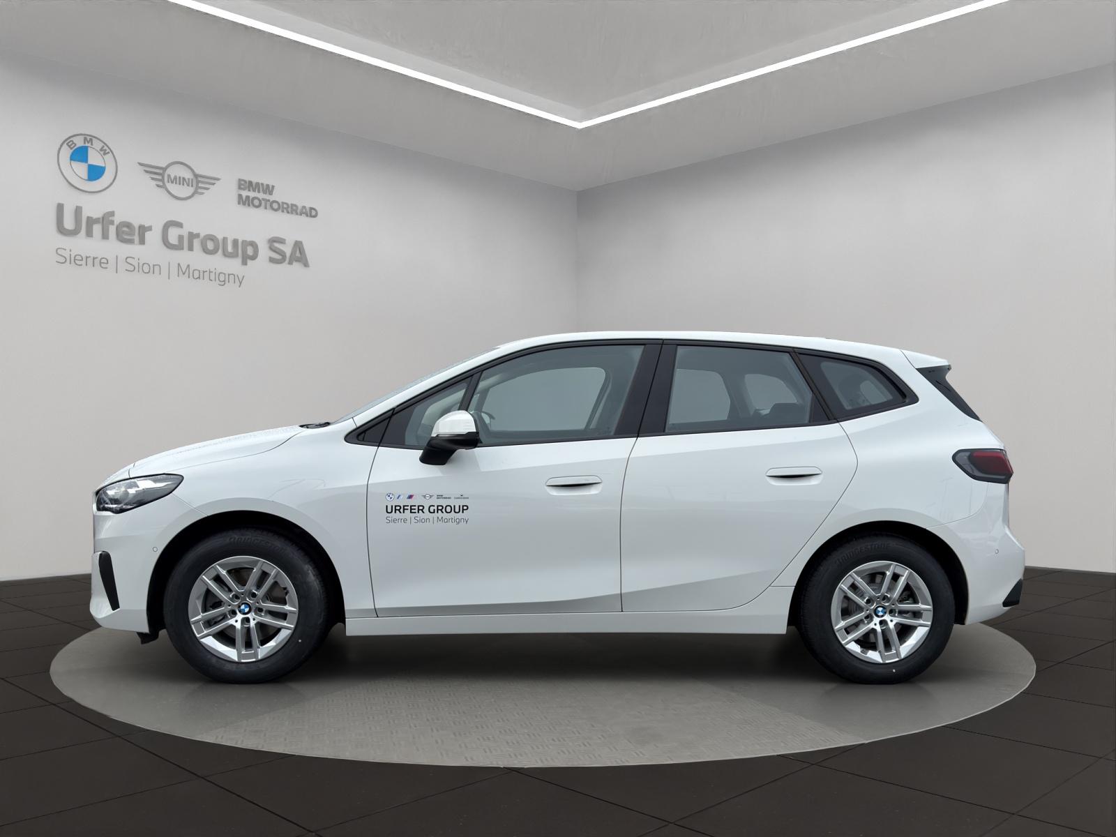 BMW 220i Active Tourer DKG-showroom-element-2