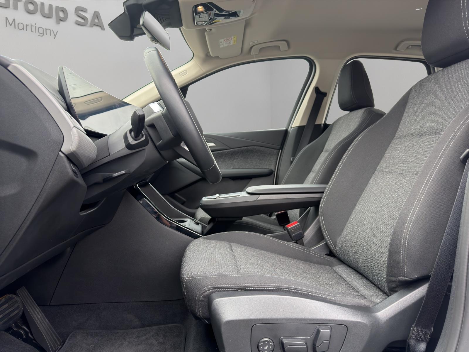 BMW 220i Active Tourer DKG-image-10