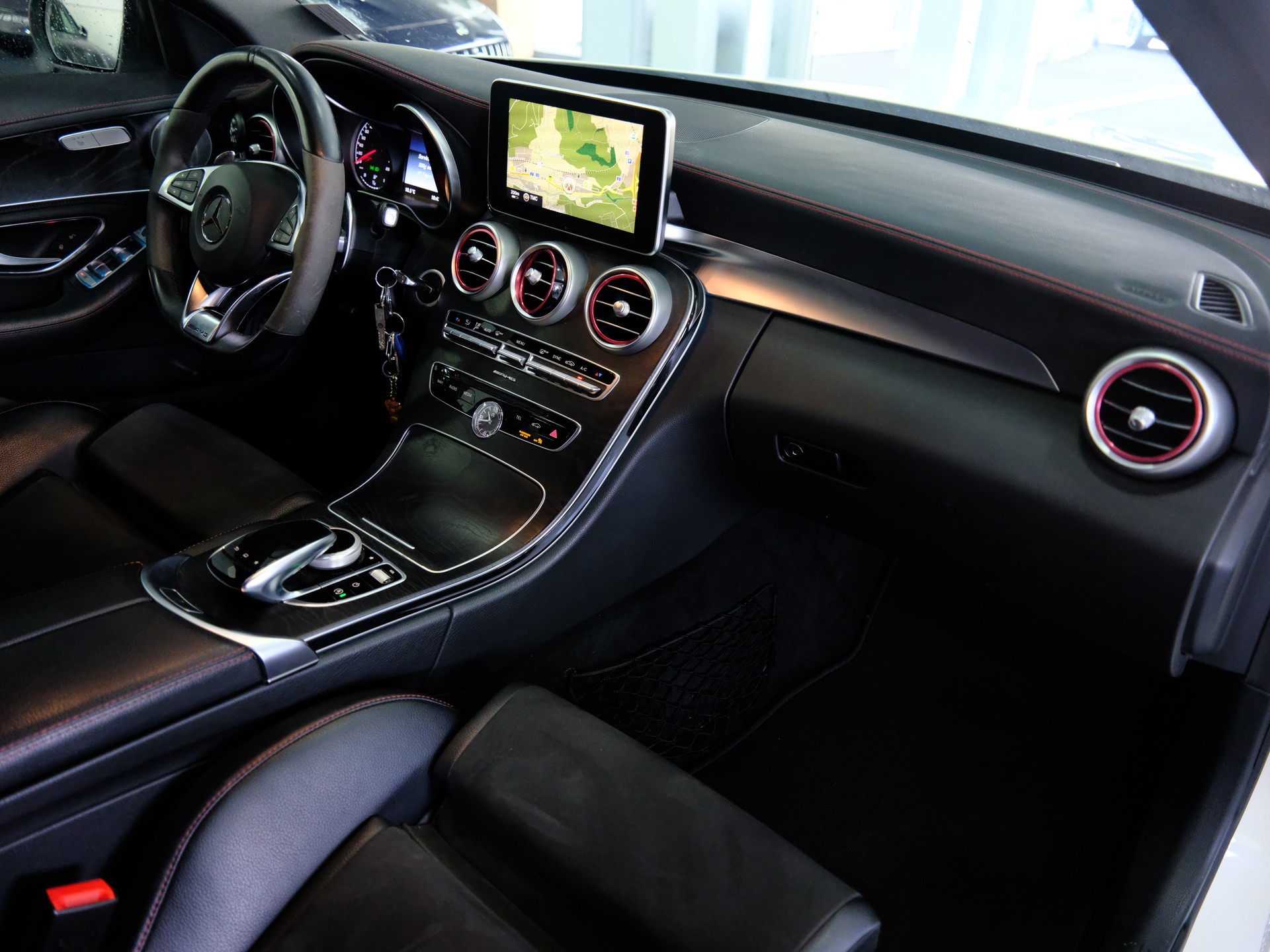 MERCEDES-BENZ C 450 AMG 4Matic 7G-Tronic-image-12