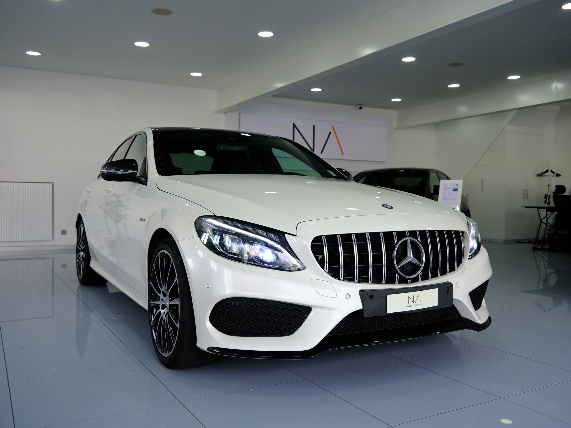 MERCEDES-BENZ C 450 AMG 4Matic 7G-Tronic-showroom-element-1