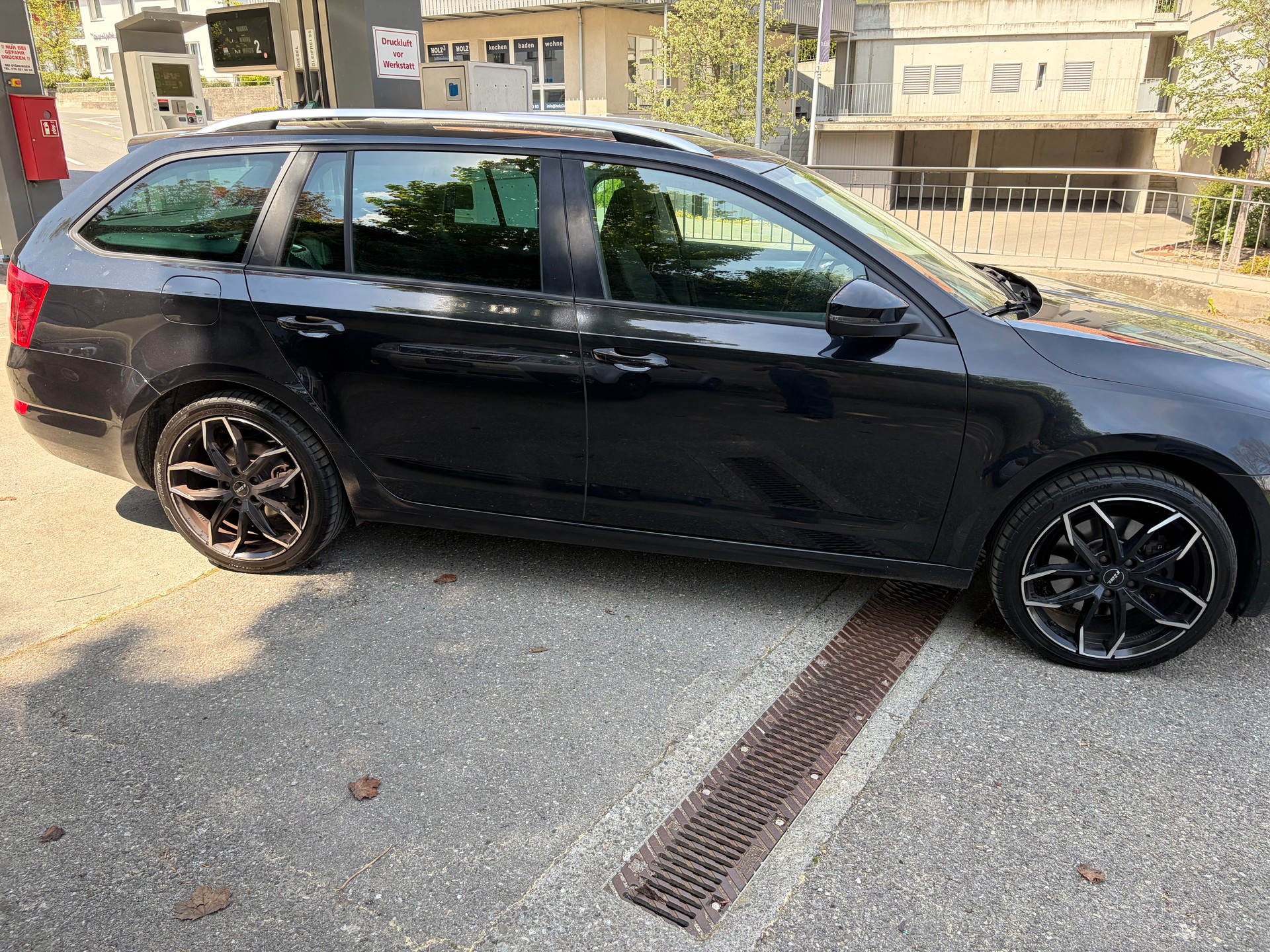 SKODA Octavia Combi 2.0 TDI Ambition 4x4 DSG-image-4