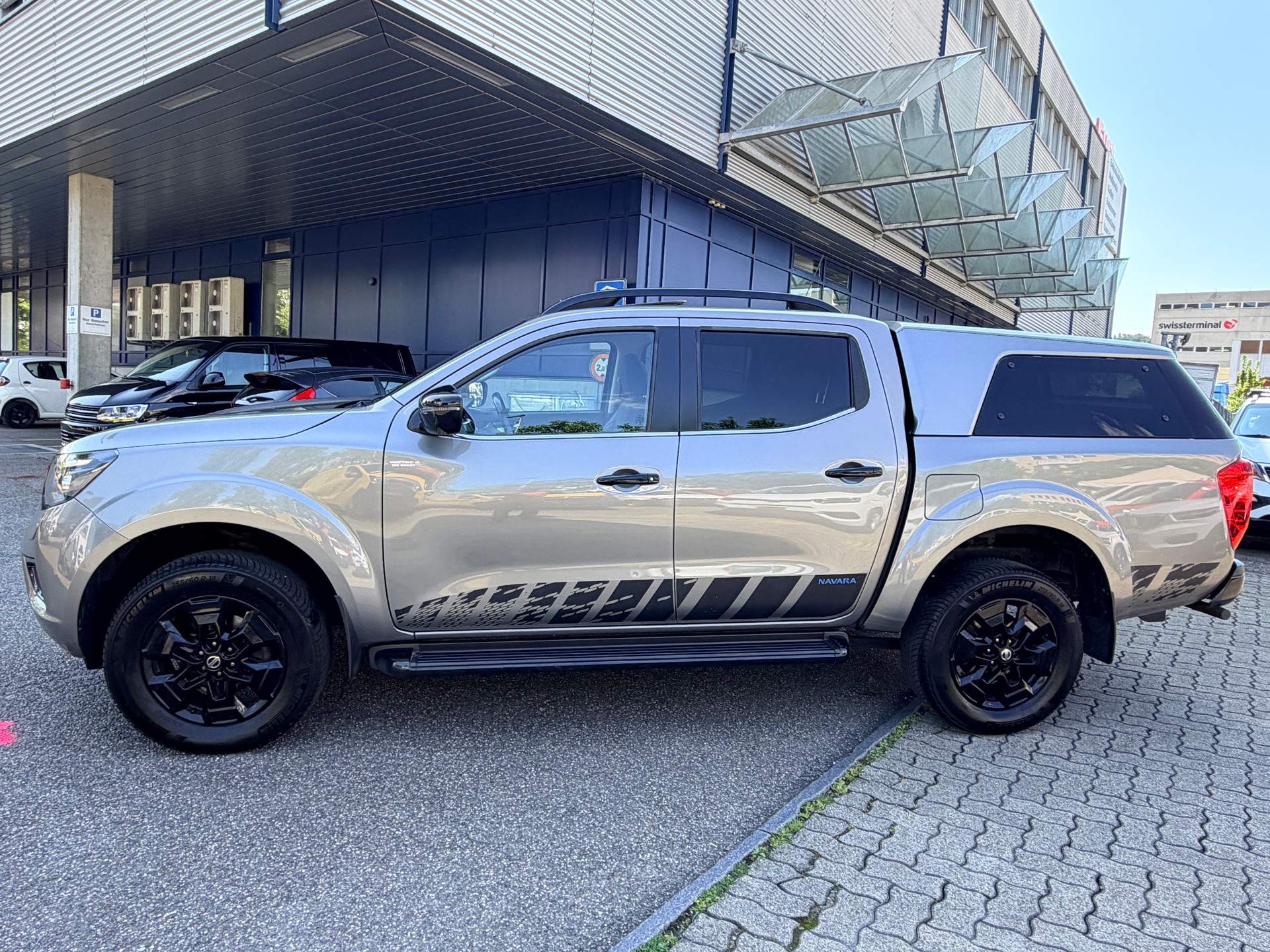 NISSAN Navara Double Cab N-Guard 2.3 dCi 4WD-image-5