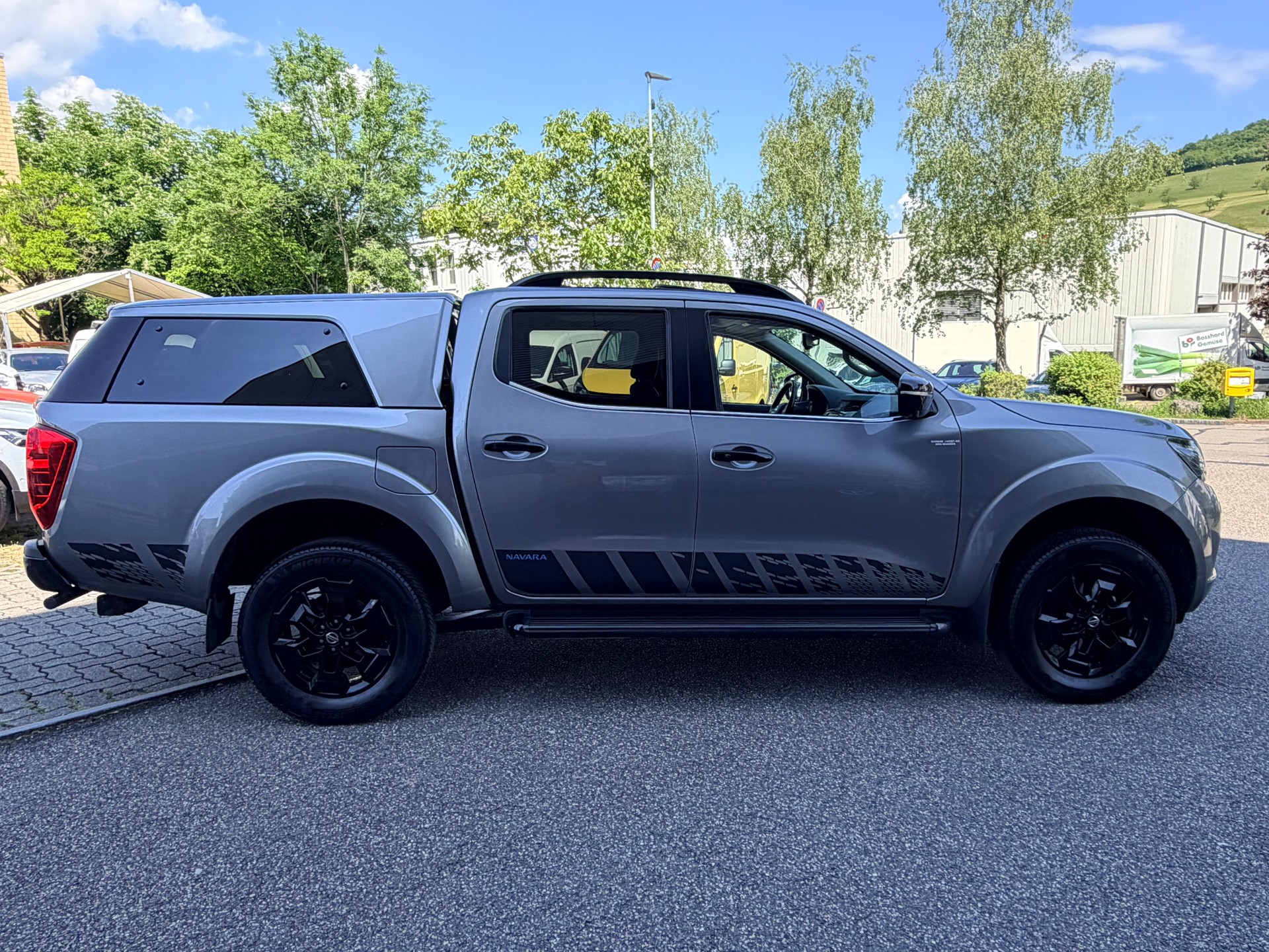 NISSAN Navara Double Cab N-Guard 2.3 dCi 4WD-showroom-element-1