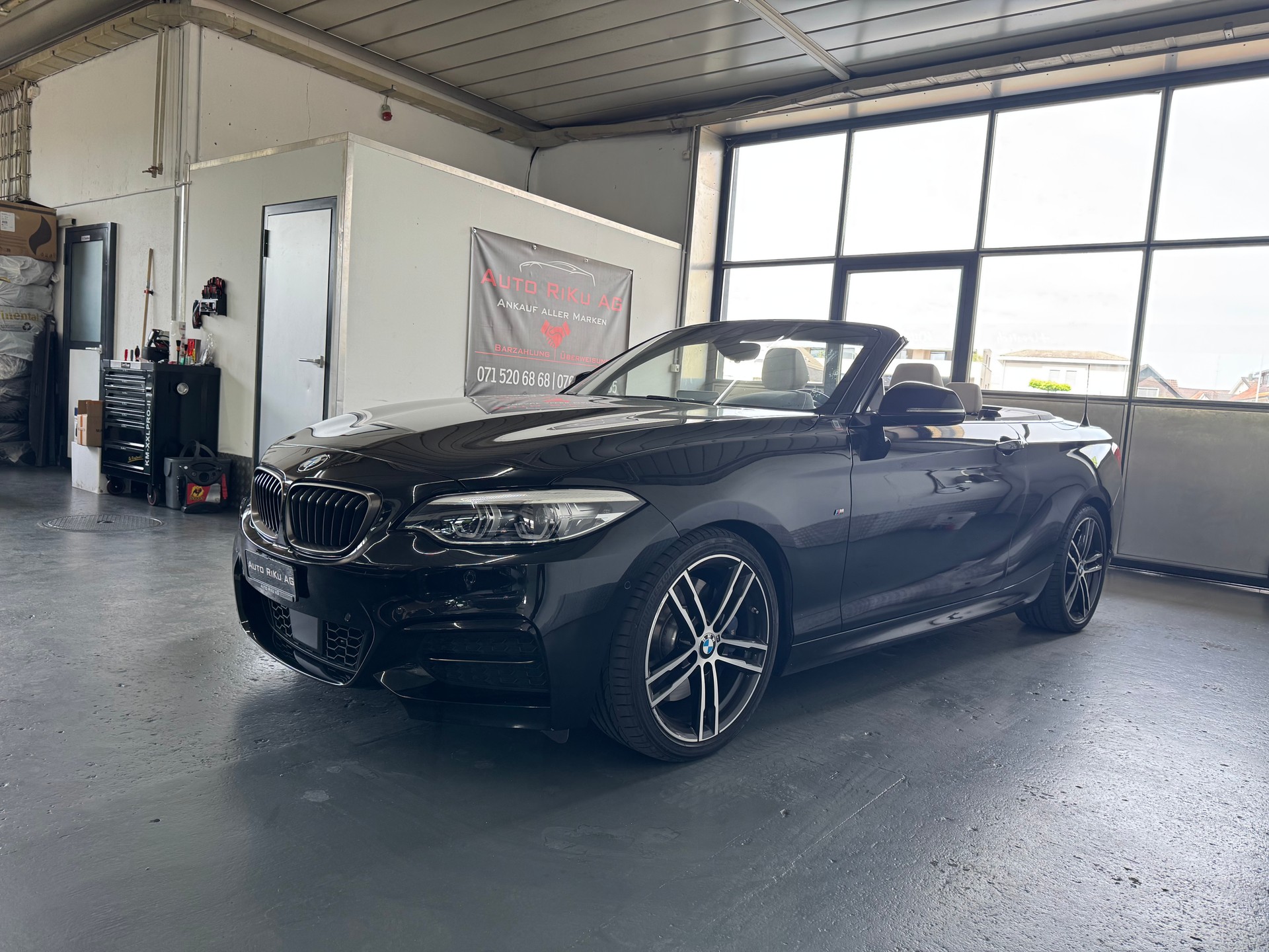 BMW M240i xDrive Steptronic-image-8