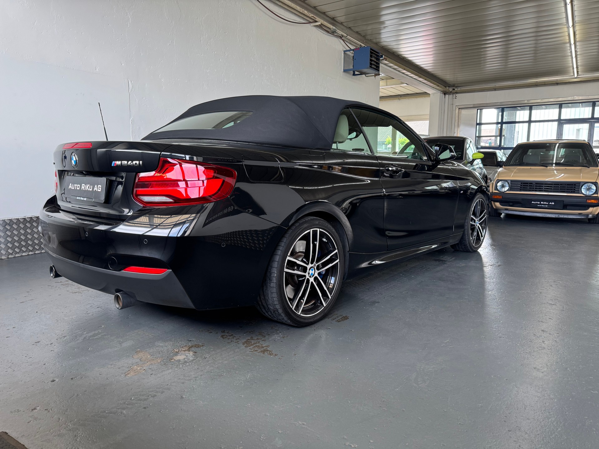 BMW M240i xDrive Steptronic-image-13