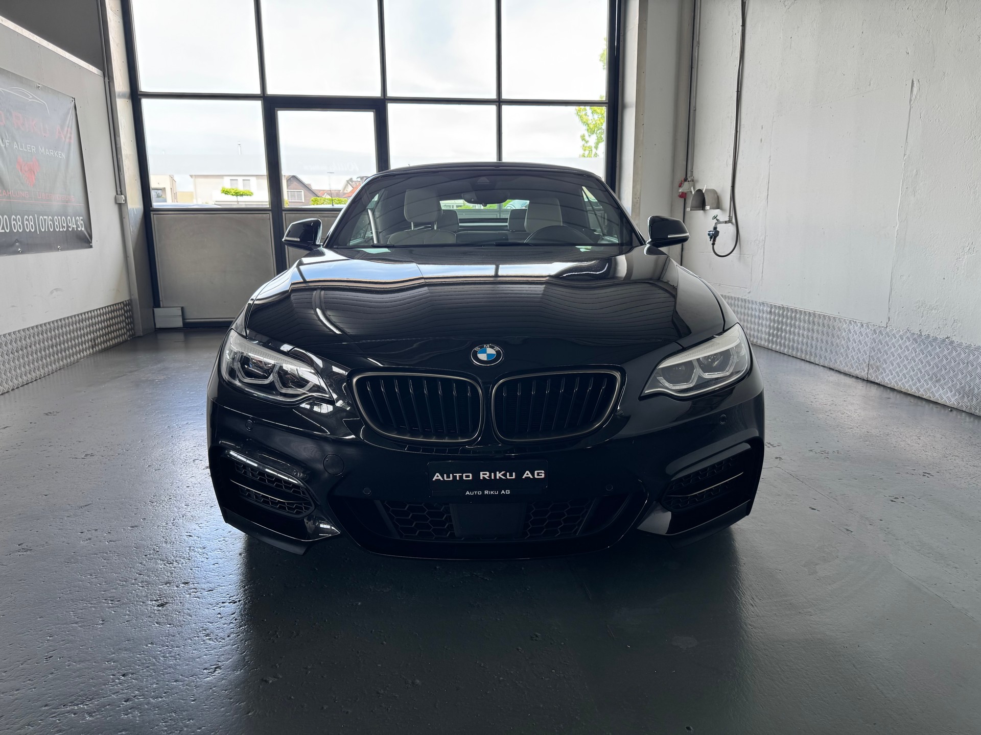 BMW M240i xDrive Steptronic-image-5