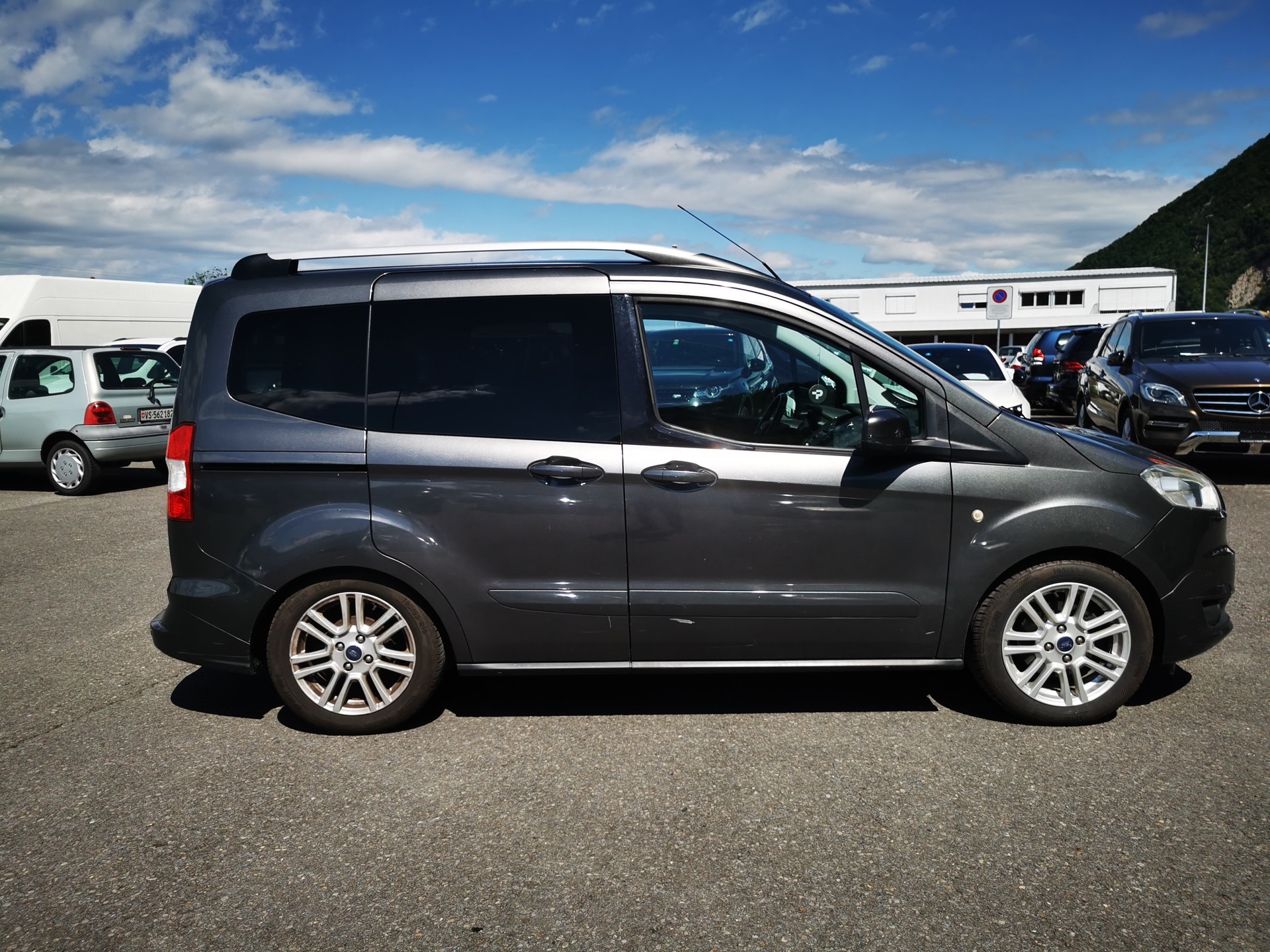 FORD Tourneo Courier 1.0 SCTi Titanium