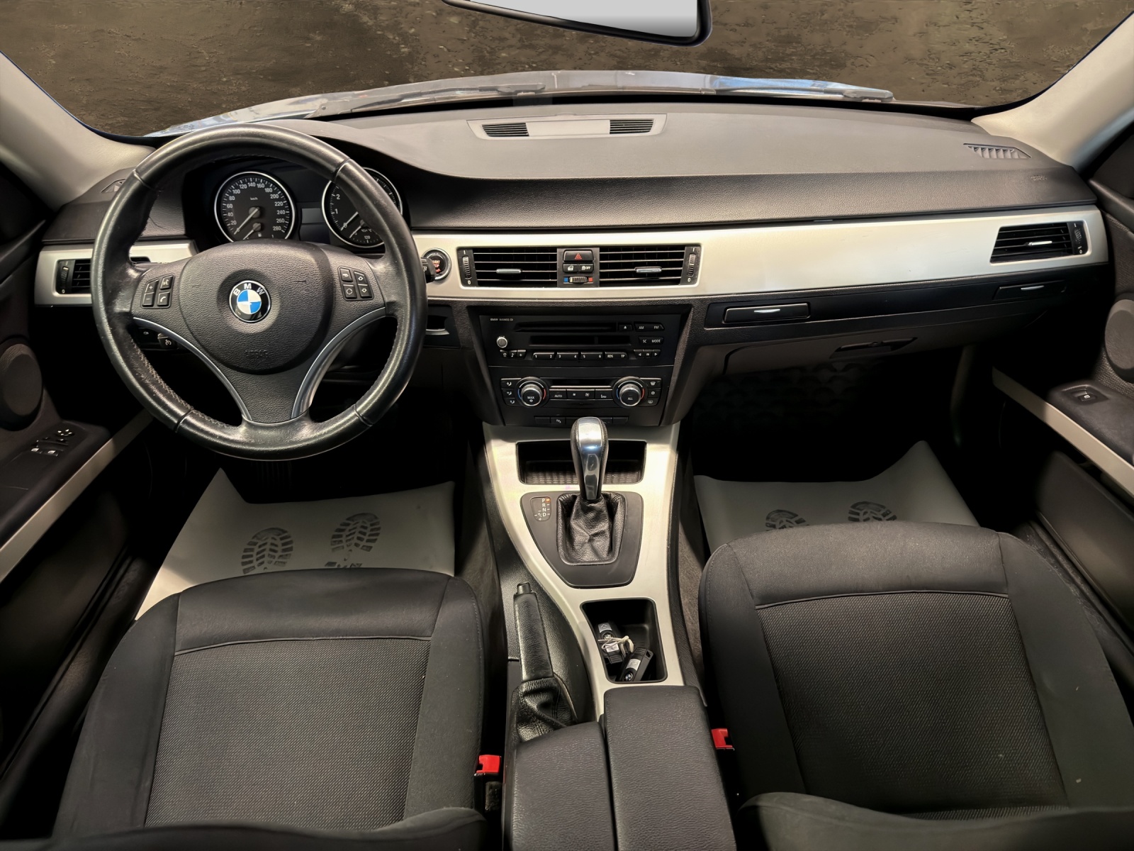 BMW 325i xDrive Coupé Steptronic-showroom-element-3