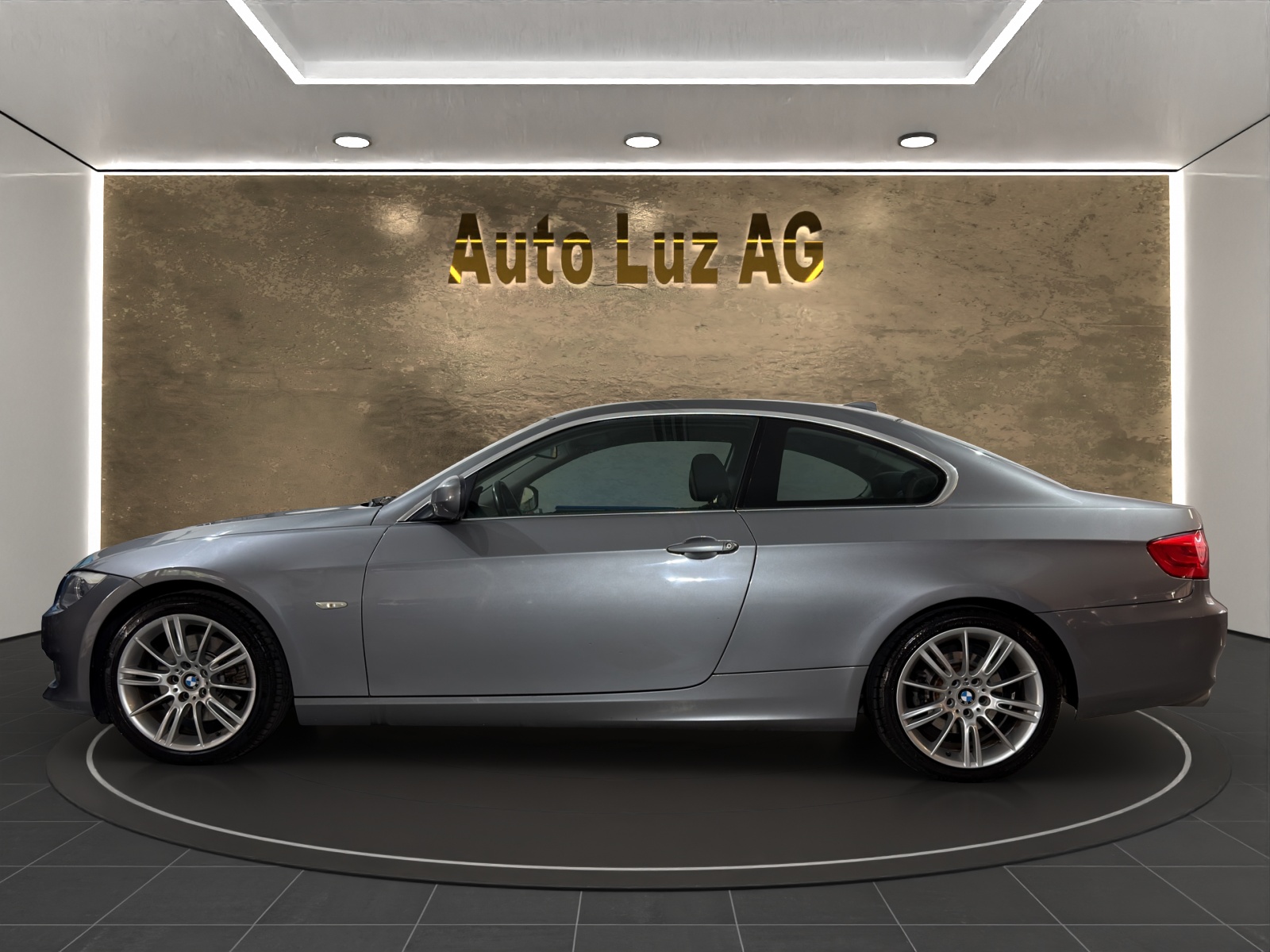 BMW 325i xDrive Coupé Steptronic-image-5