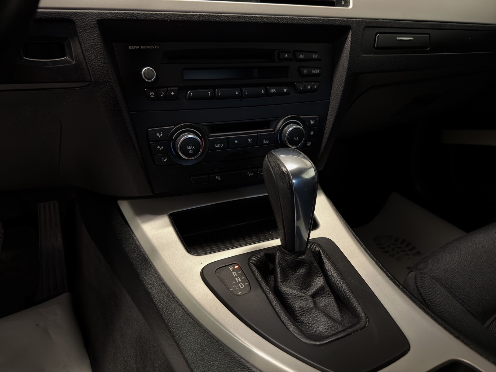 BMW 325i xDrive Coupé Steptronic-image-11
