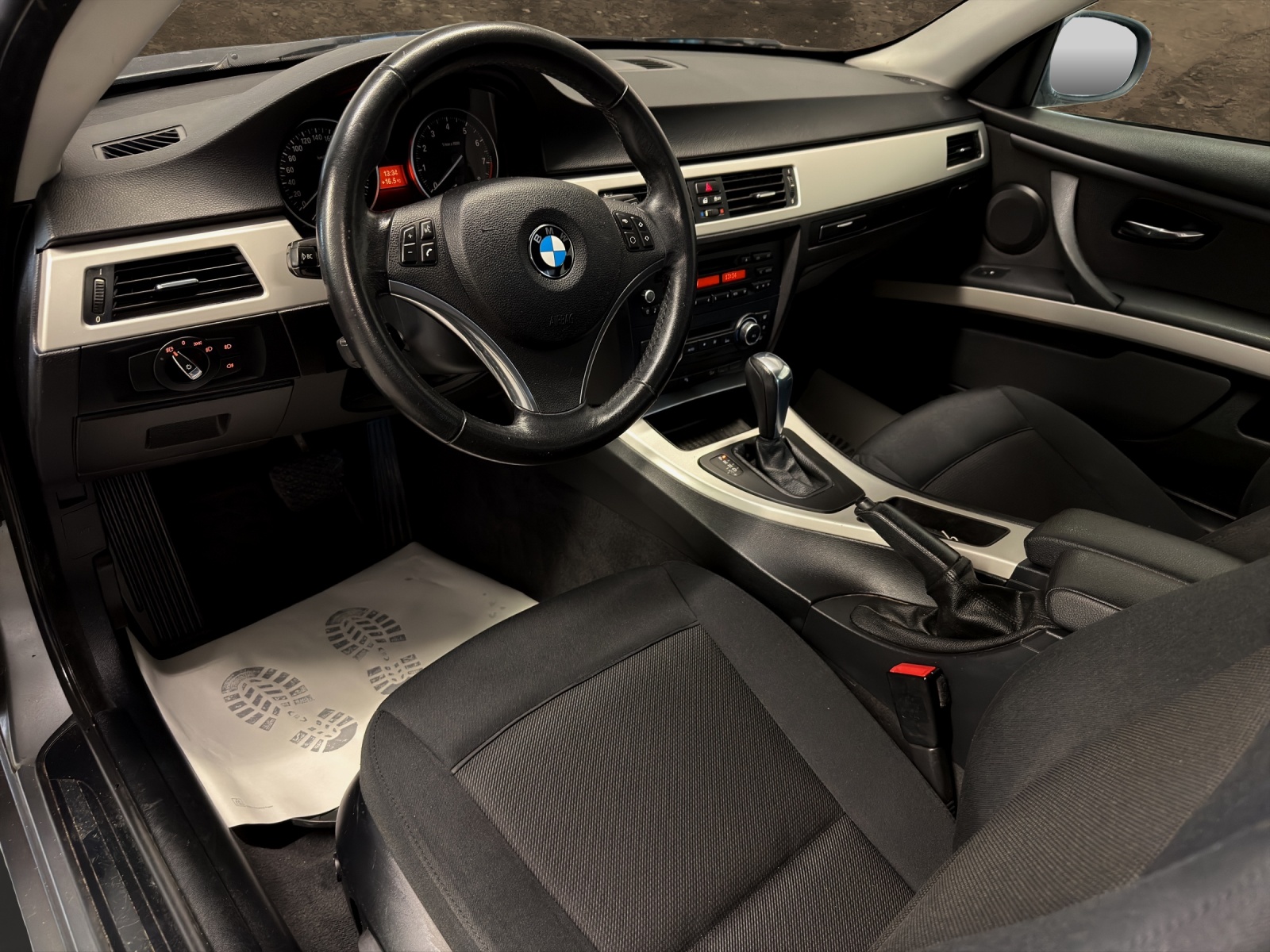 BMW 325i xDrive Coupé Steptronic-image-7