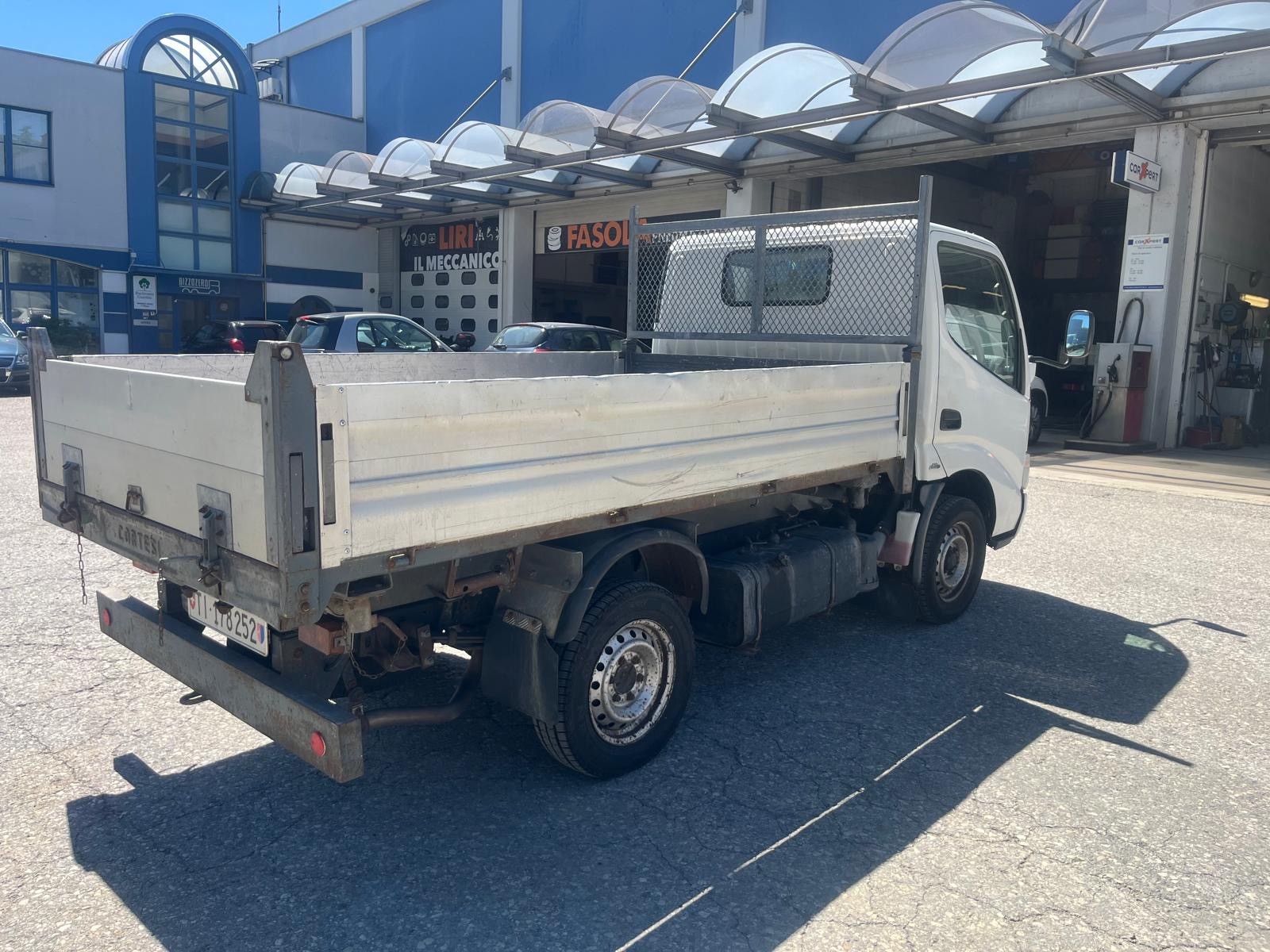 TOYOTA Dyna 100 2.5 D-4D-image-4