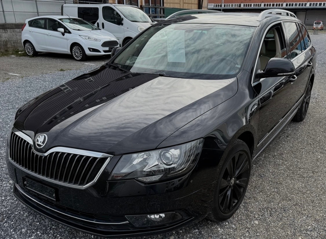 SKODA Superb Combi 2.0 TDi Laurin & Klement 4x4 DSG